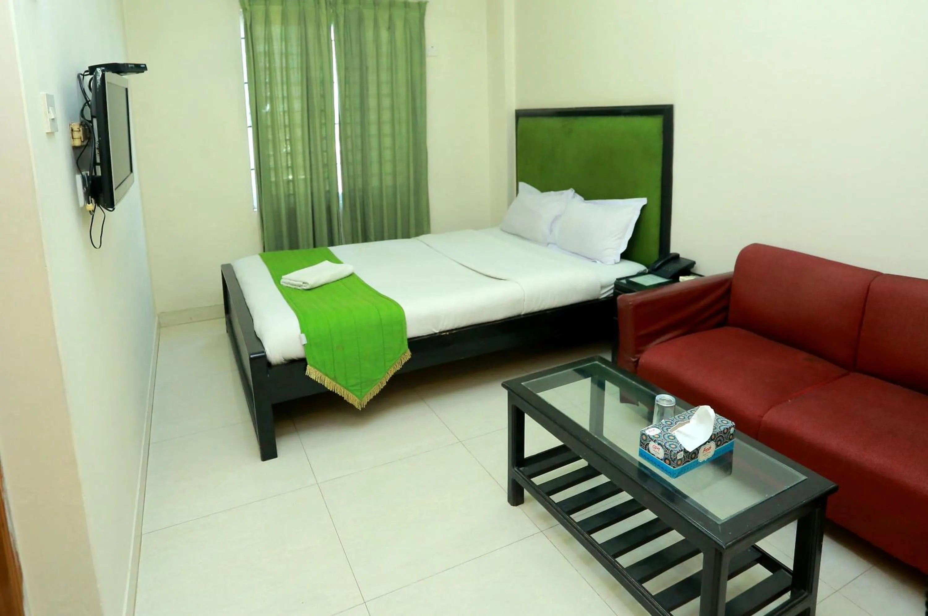 Restaurant/places to eat in Restinn Hotel