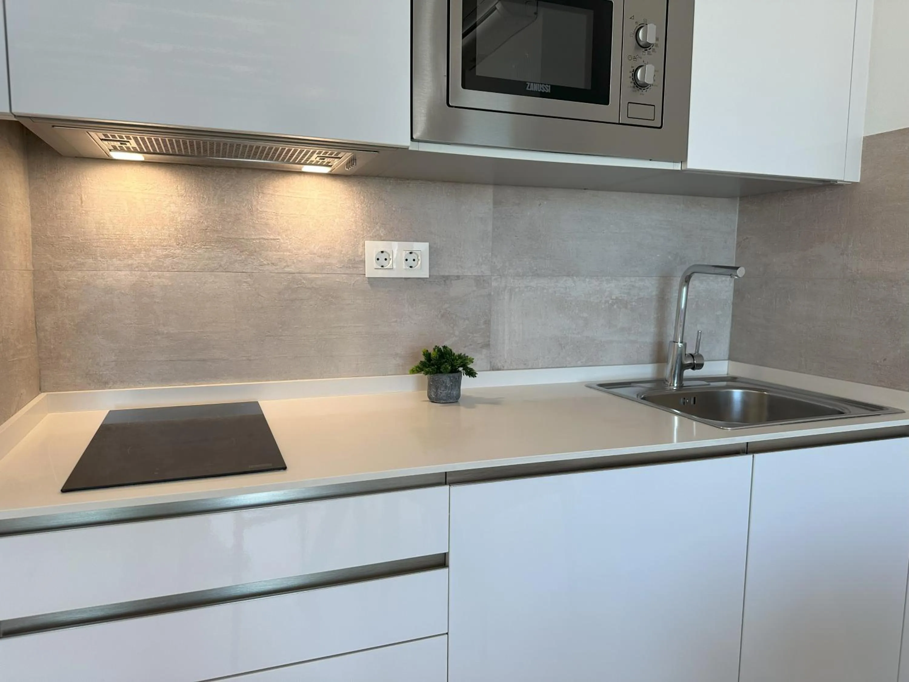 Kitchen or kitchenette in Hotel Apartamentos Marina Luz