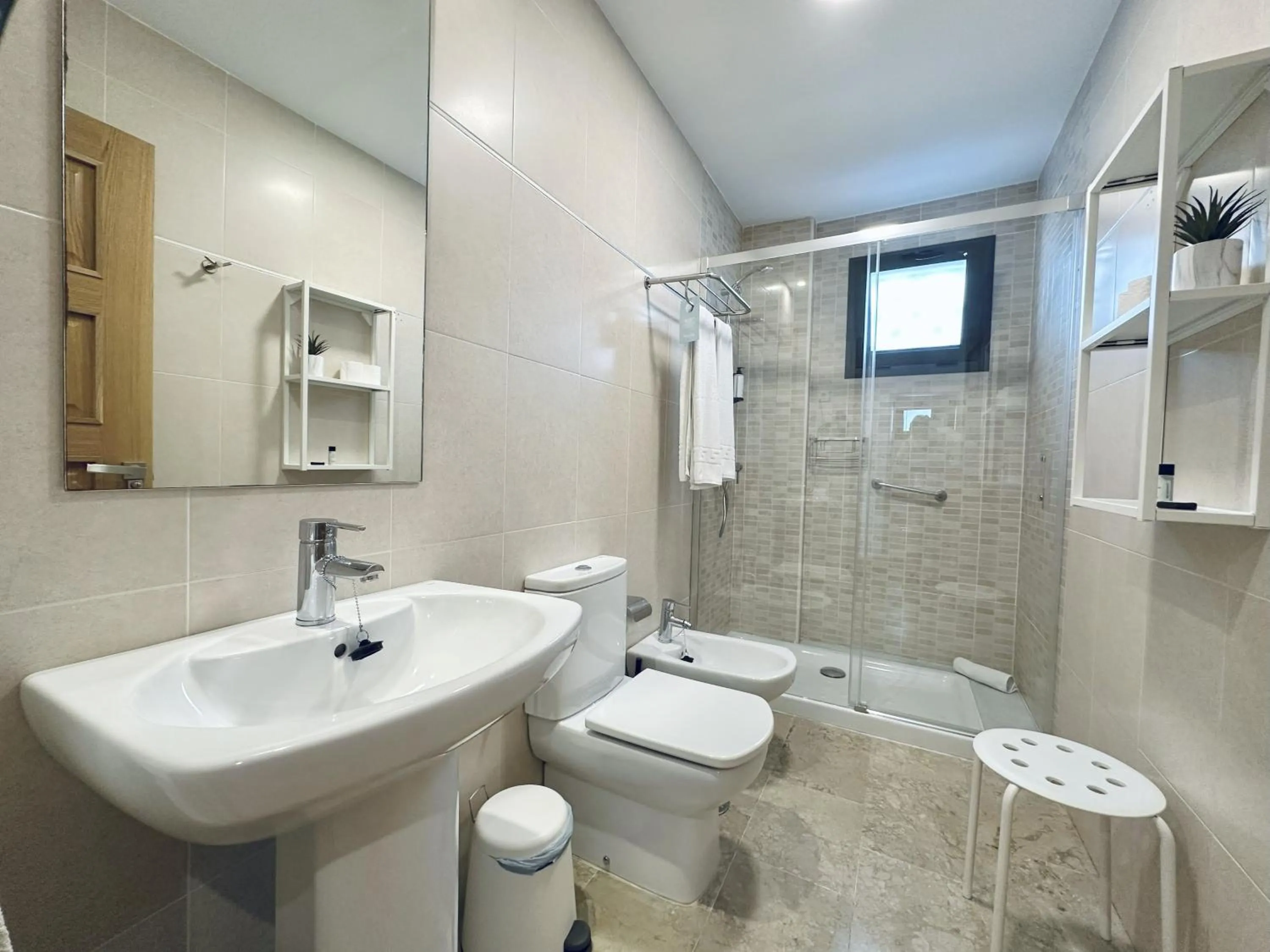 Shower in Hotel Apartamentos Marina Luz