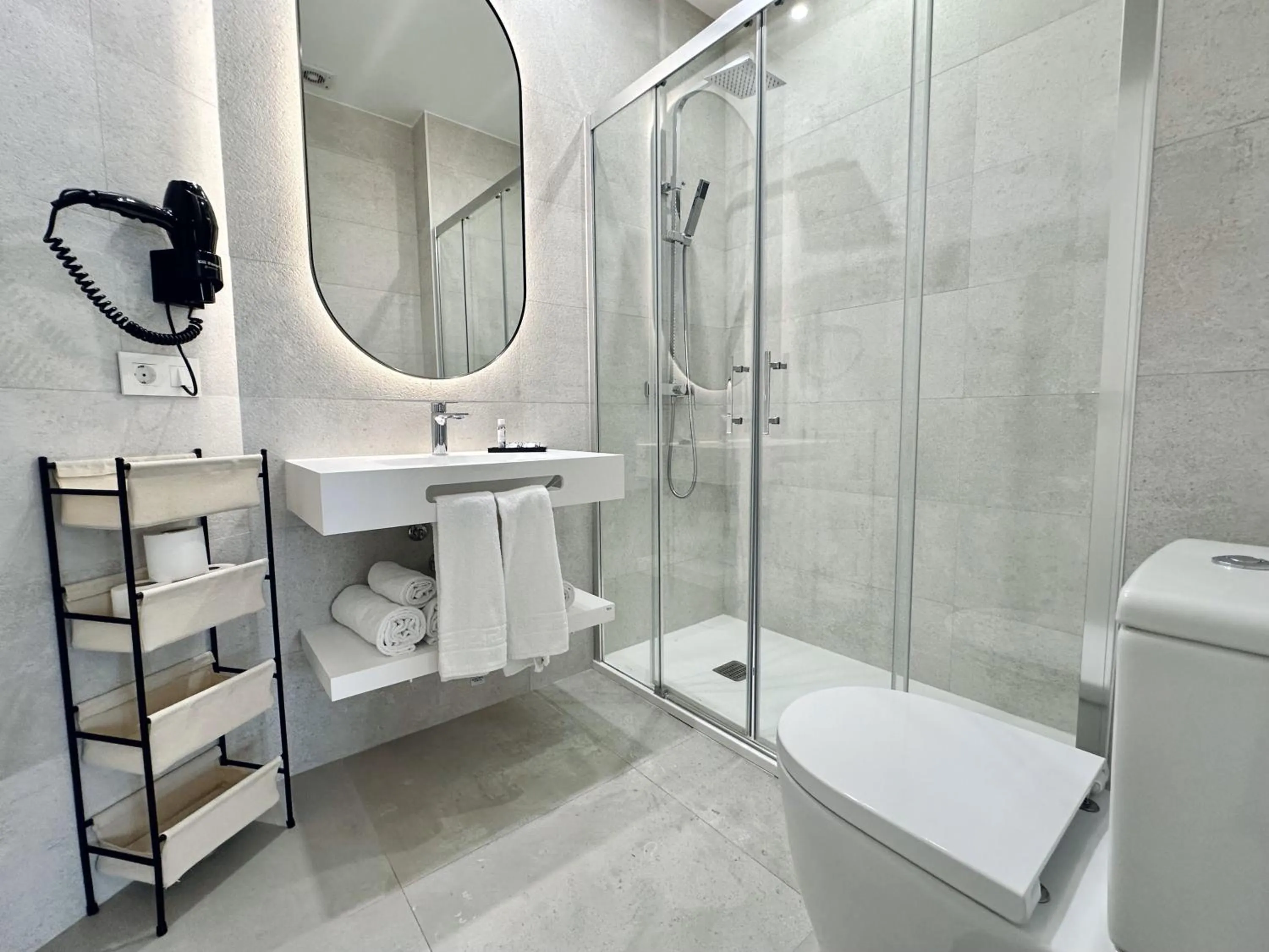 Shower in Hotel Apartamentos Marina Luz