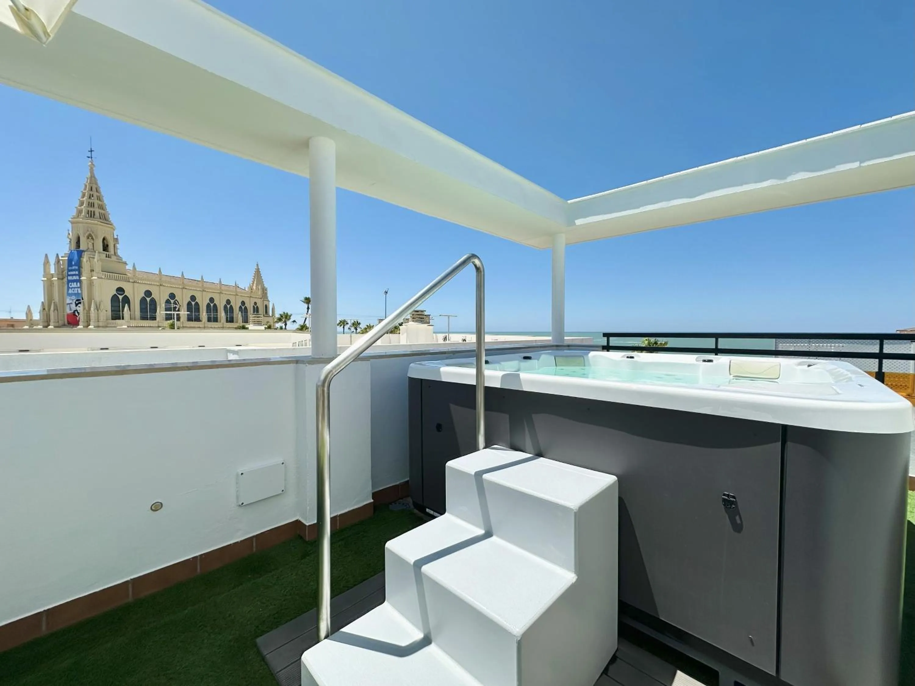 Hot Tub in Hotel Apartamentos Marina Luz