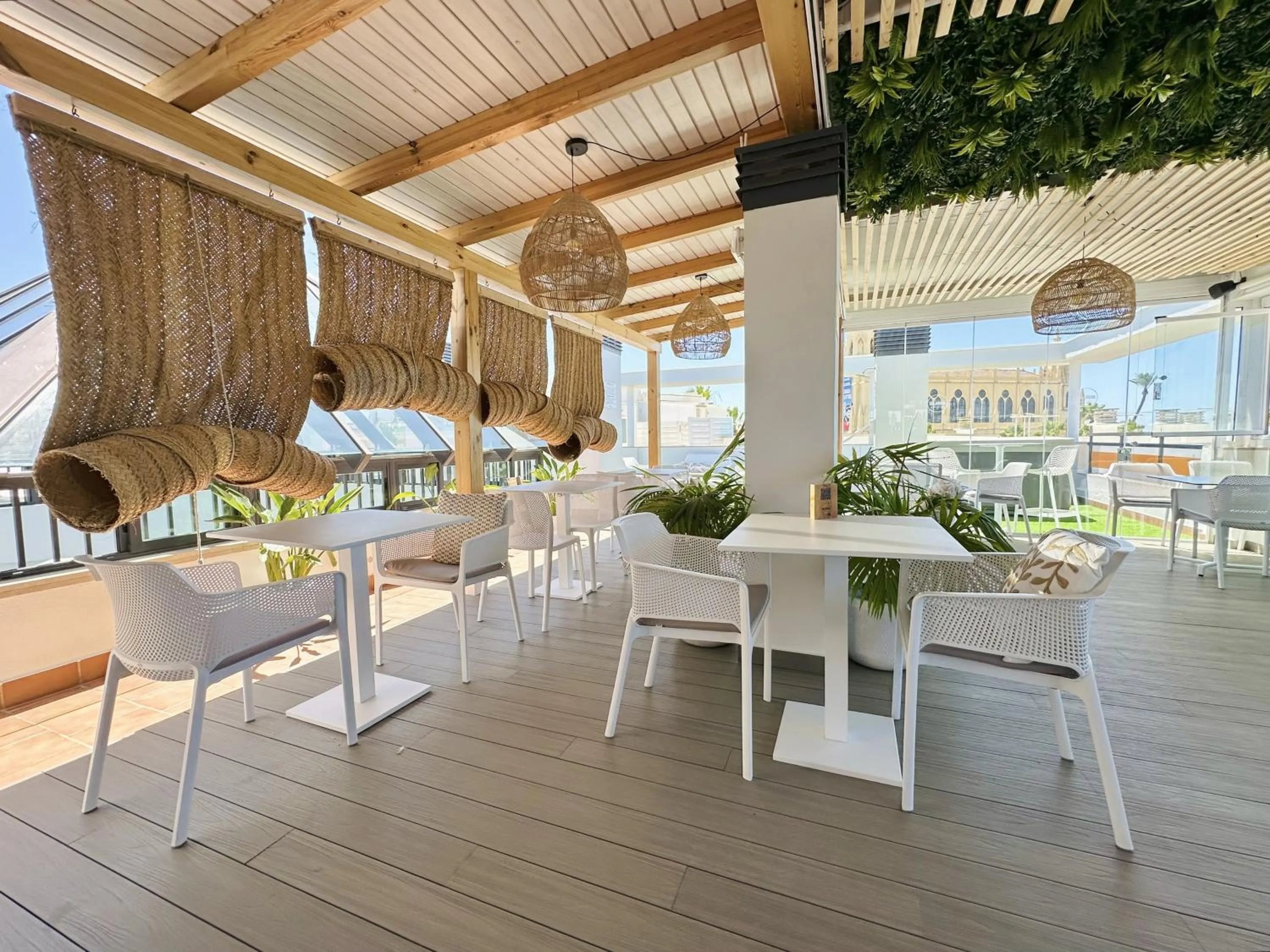 Restaurant/places to eat in Hotel Apartamentos Marina Luz