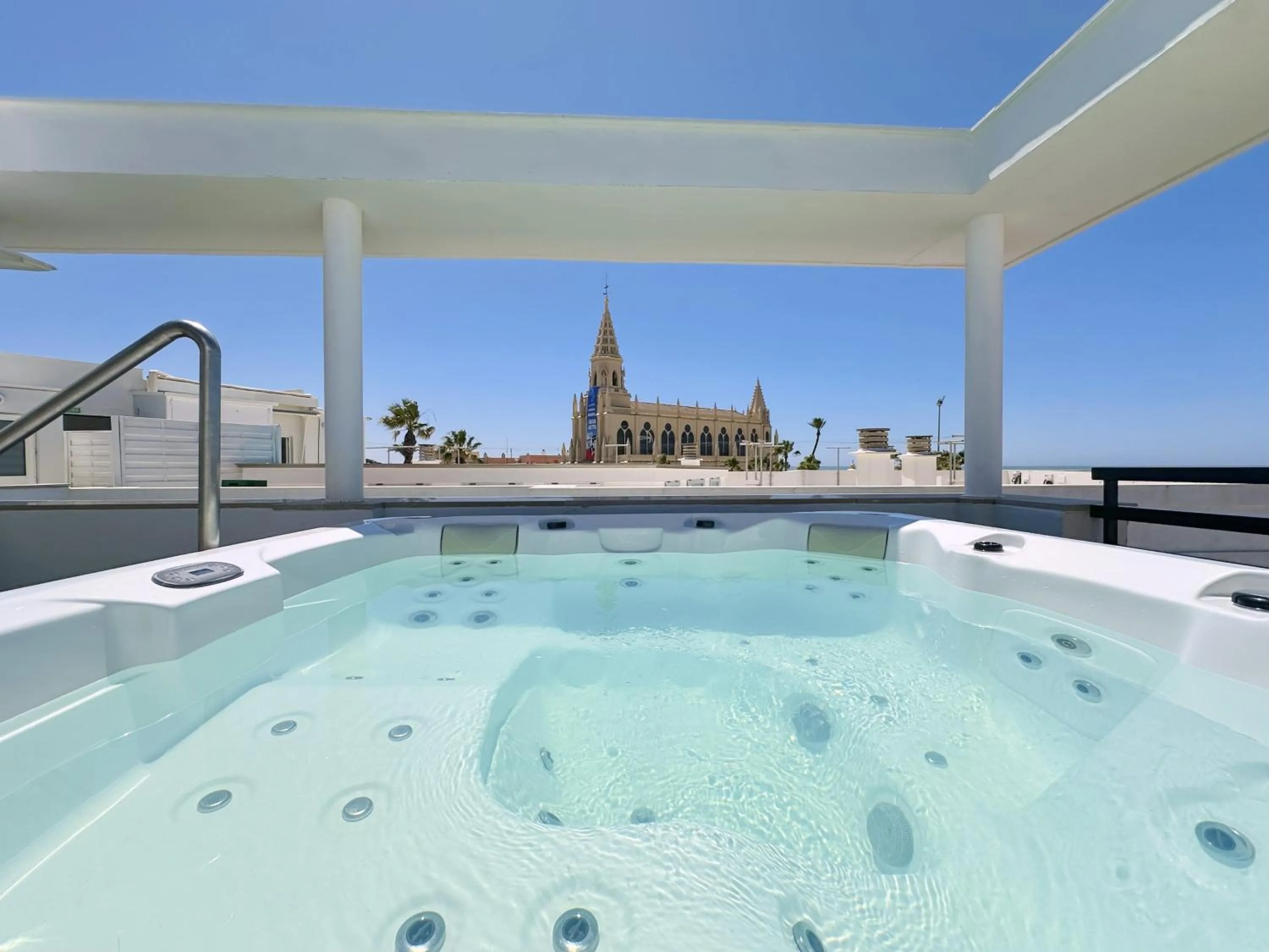 Hot Tub in Hotel Apartamentos Marina Luz