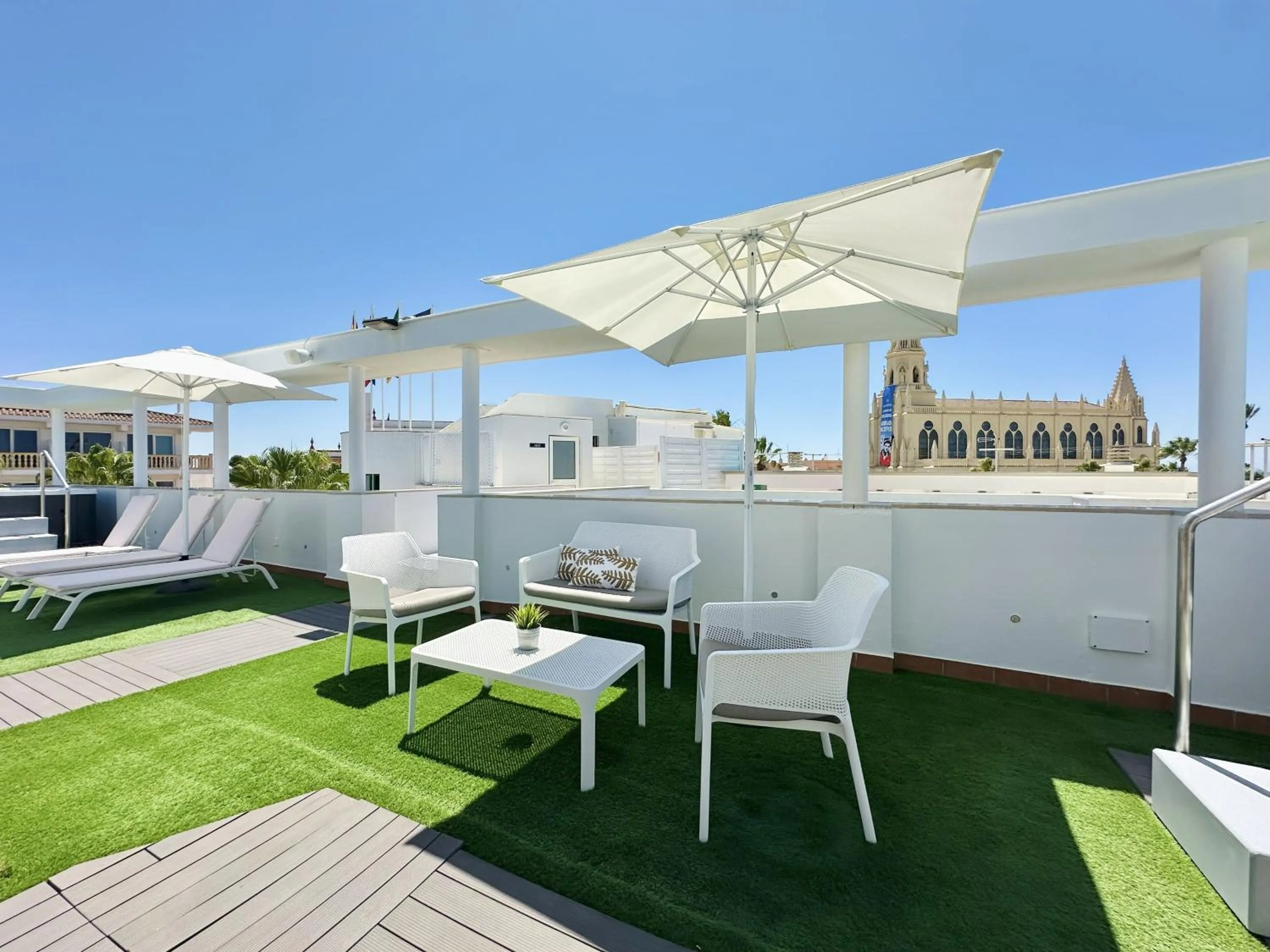 Solarium in Hotel Apartamentos Marina Luz