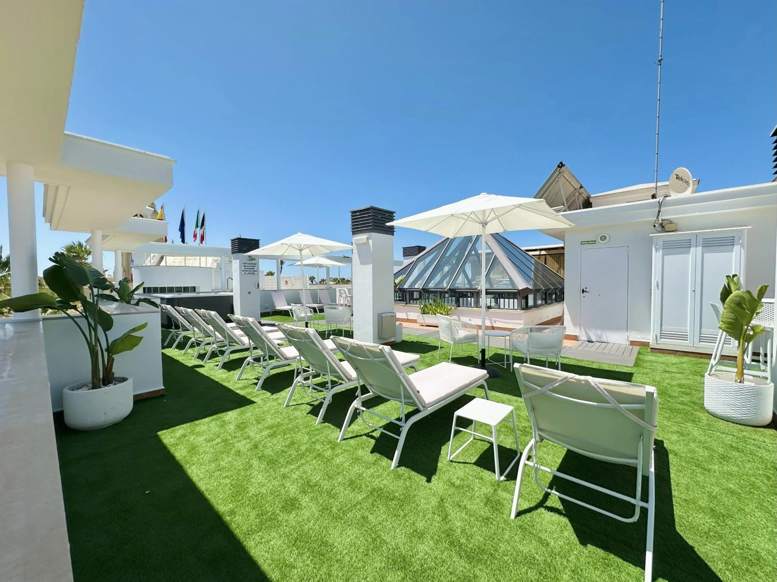 Solarium in Hotel Apartamentos Marina Luz