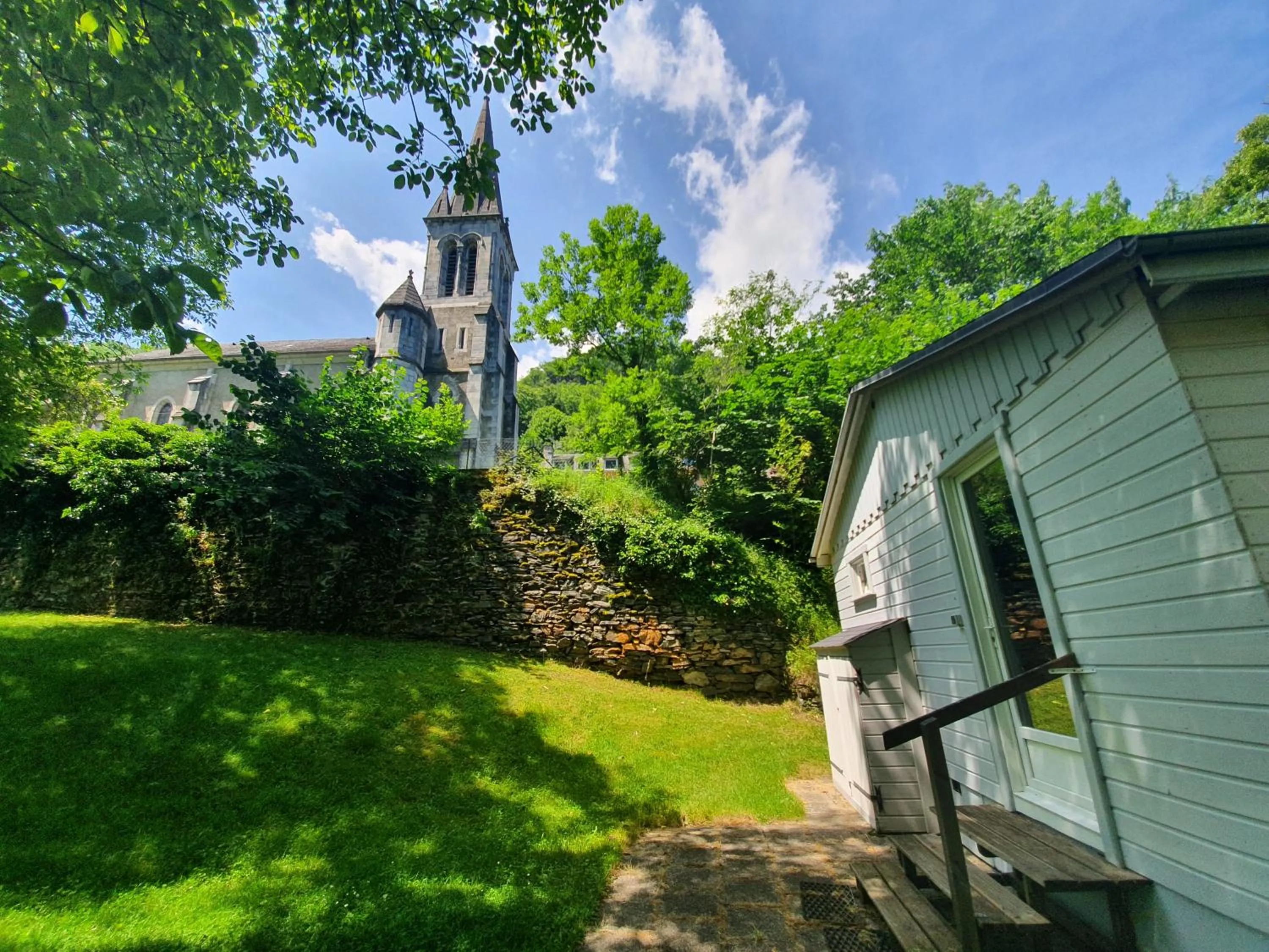 Patio in Appart Le Chili- Quartier thermal- Parc remarquable - Linge fourni