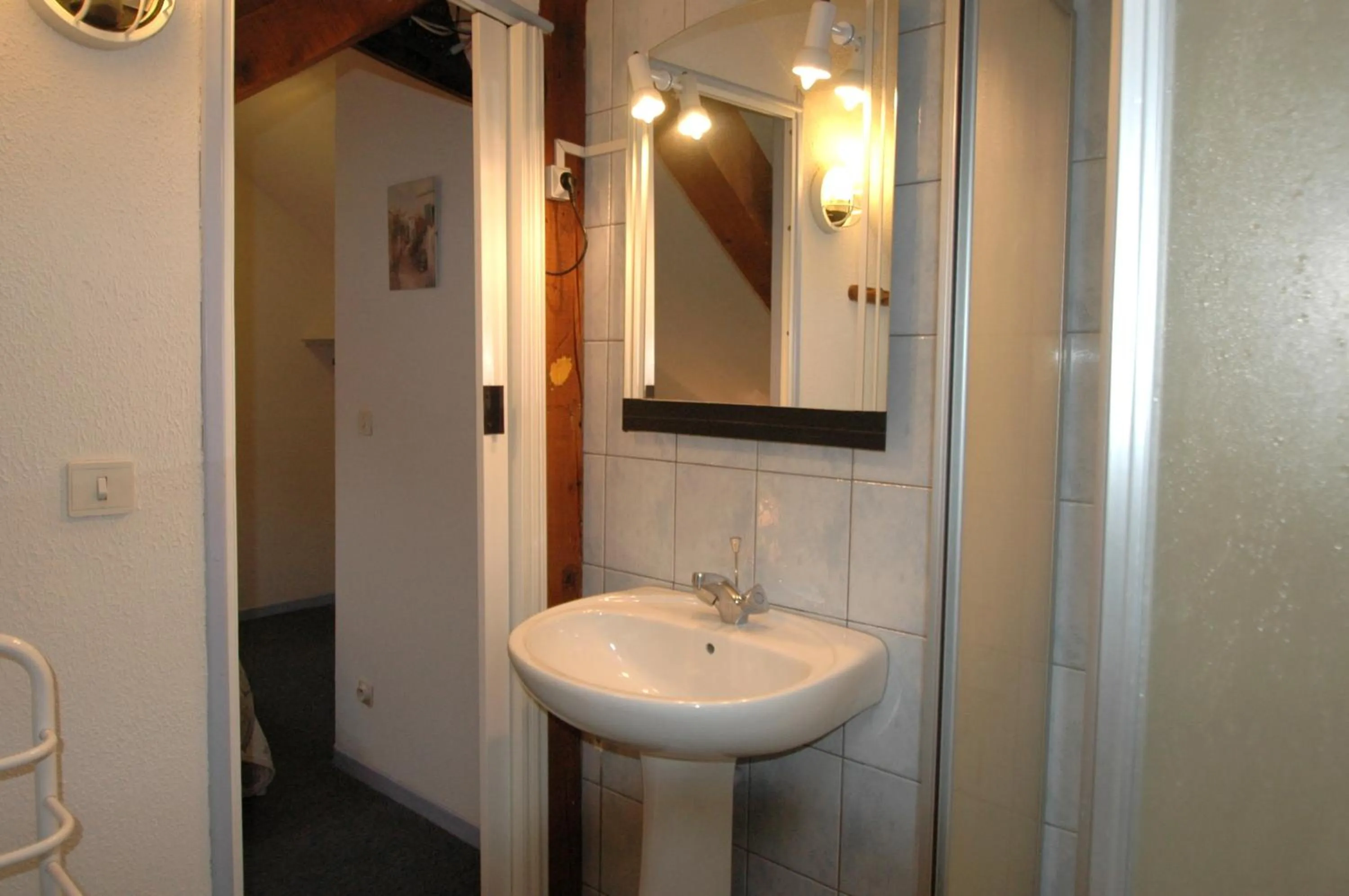 Bathroom in Appart Le Chili- Quartier thermal- Parc remarquable - Linge fourni