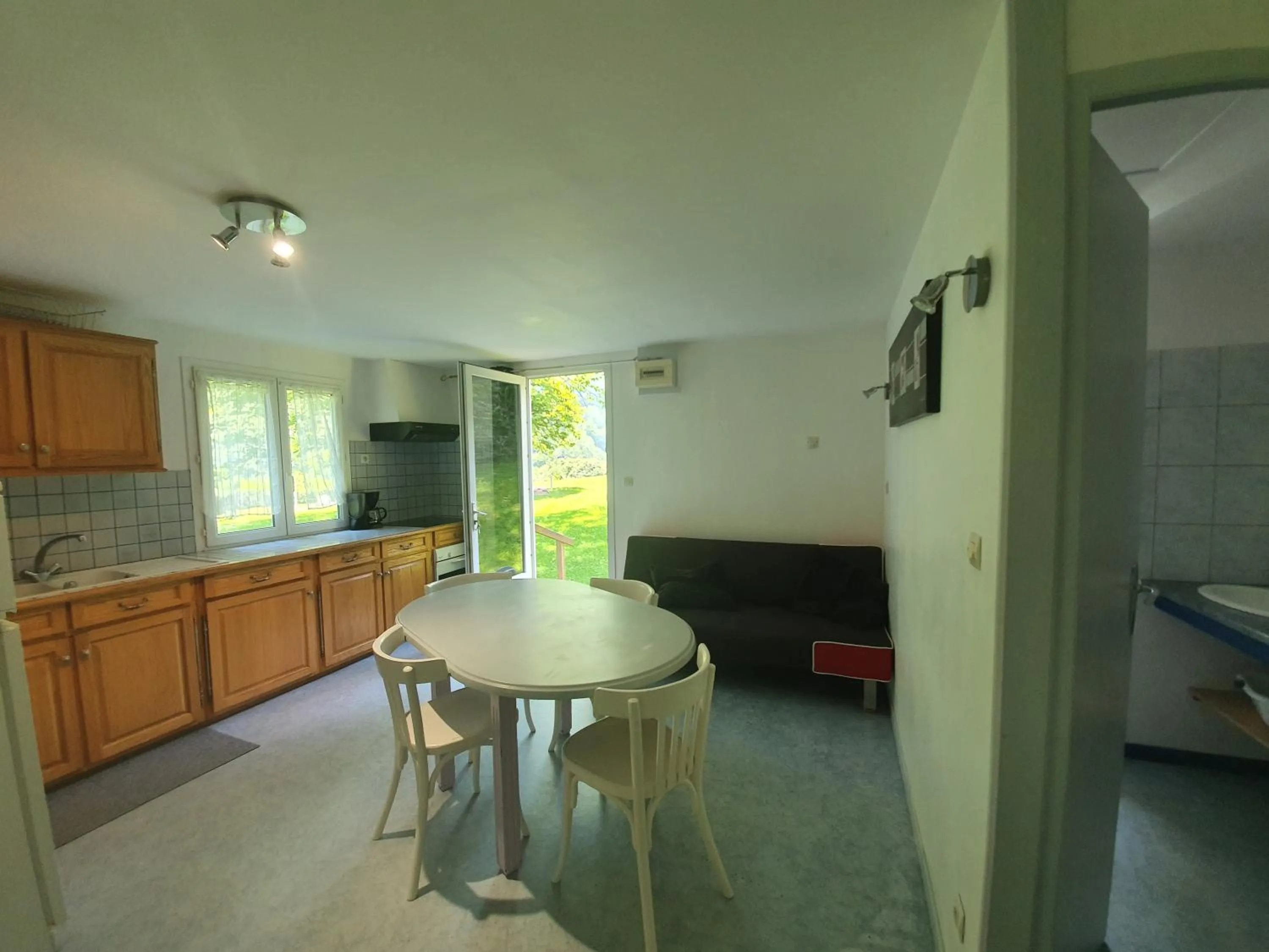 Garden view in Appart Le Chili- Quartier thermal- Parc remarquable - Linge fourni