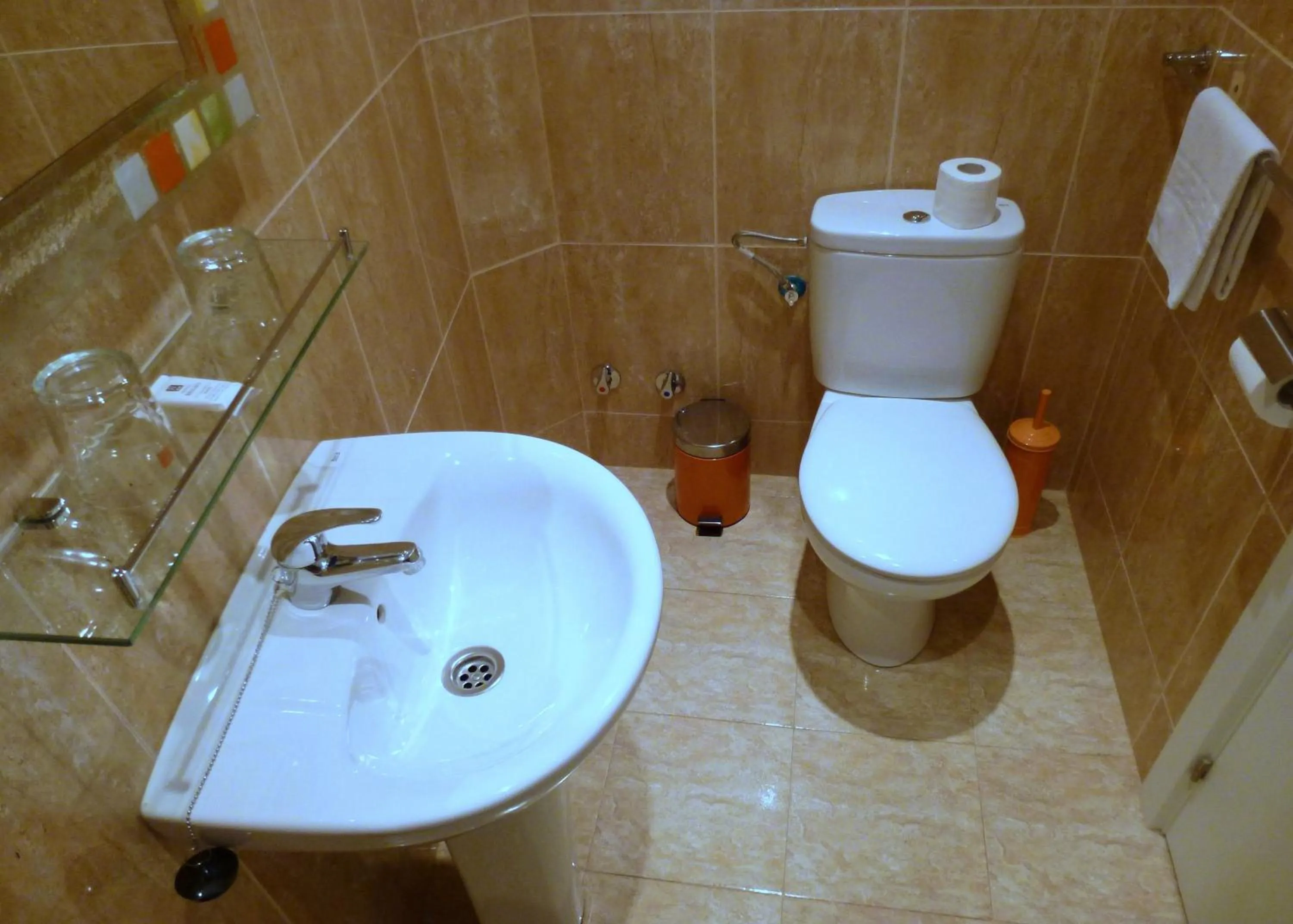 Bathroom in Hostal Regio