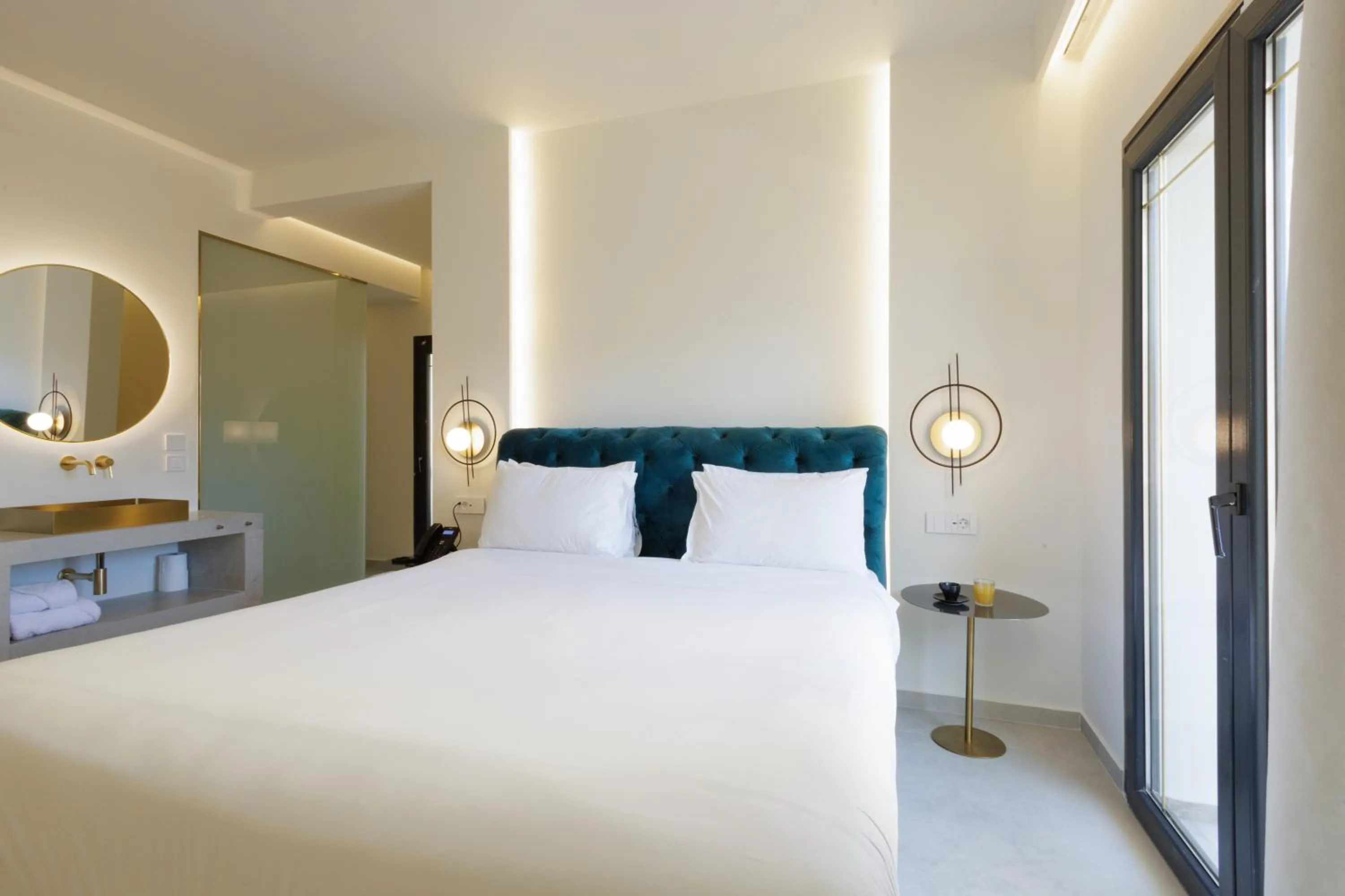 Bed in Alley Boutique Hotel and Spa