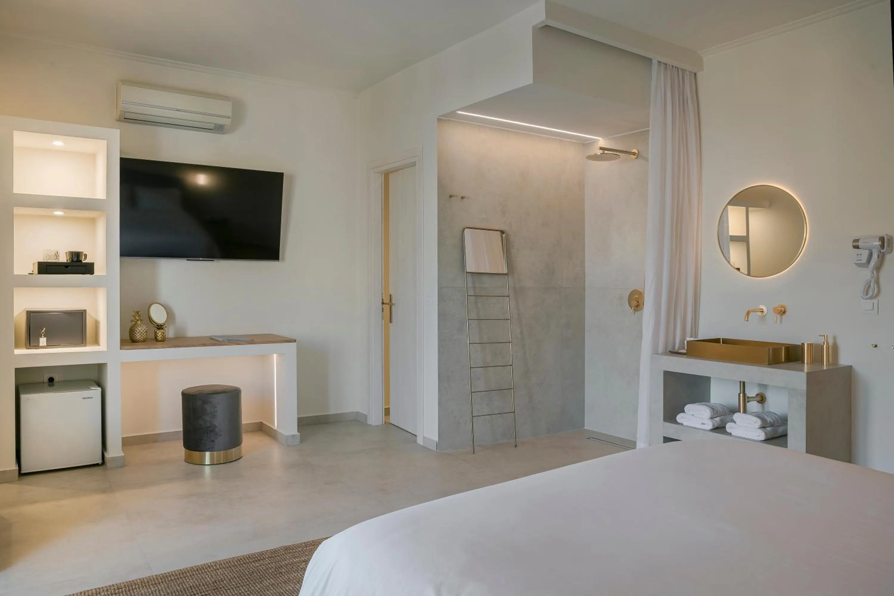 Bed in Alley Boutique Hotel and Spa