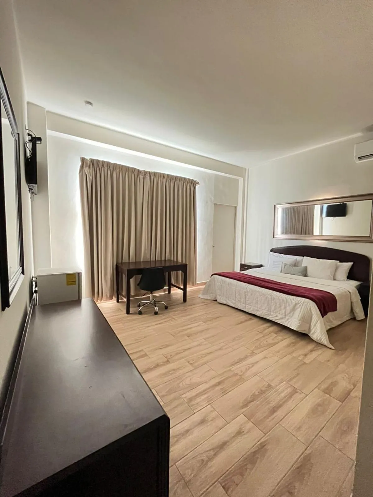 Bed in Hotel Plaza del Arco Express