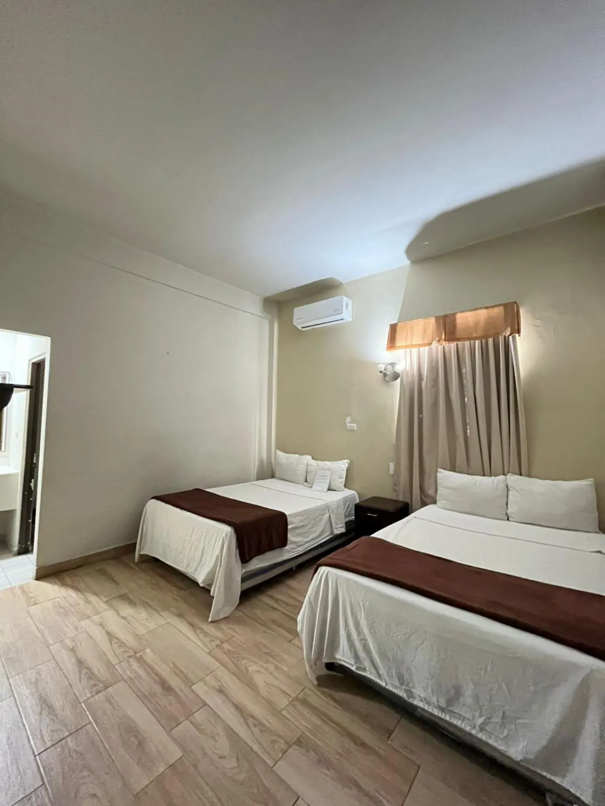 Bed in Hotel Plaza del Arco Express