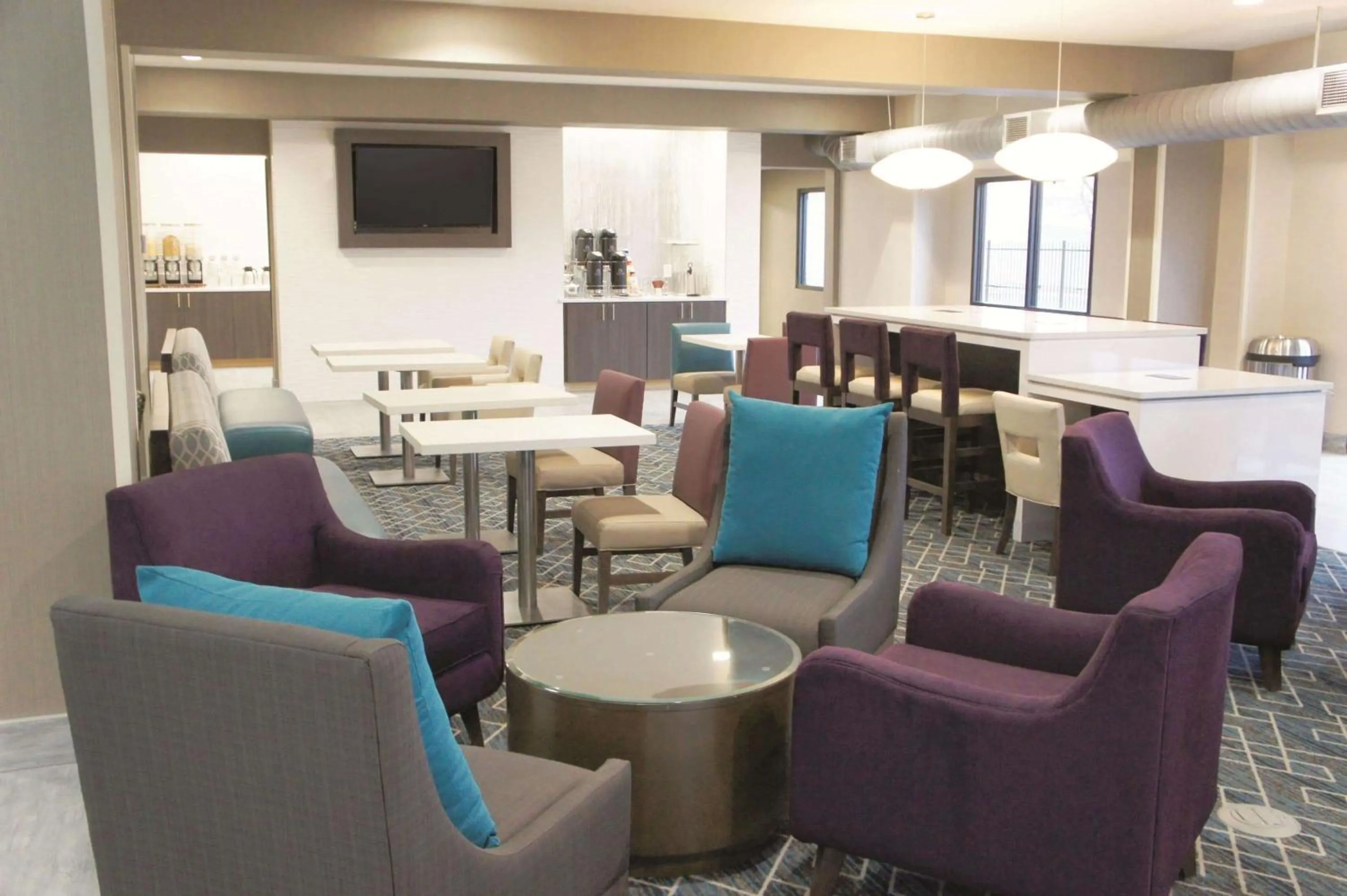 Lobby or reception in La Quinta by Wyndham Wichita Airport