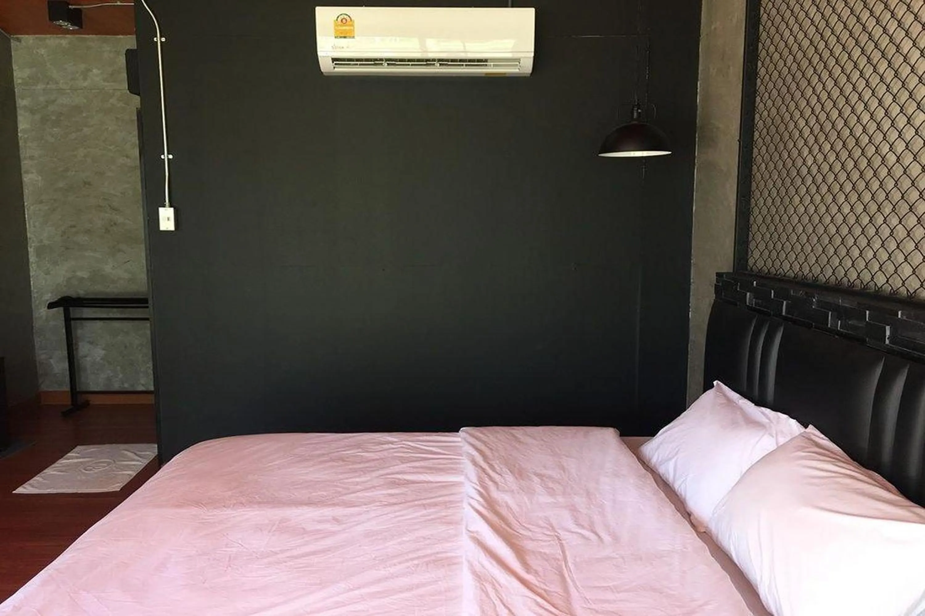 Bedroom, Bed in Forest Hill Resort