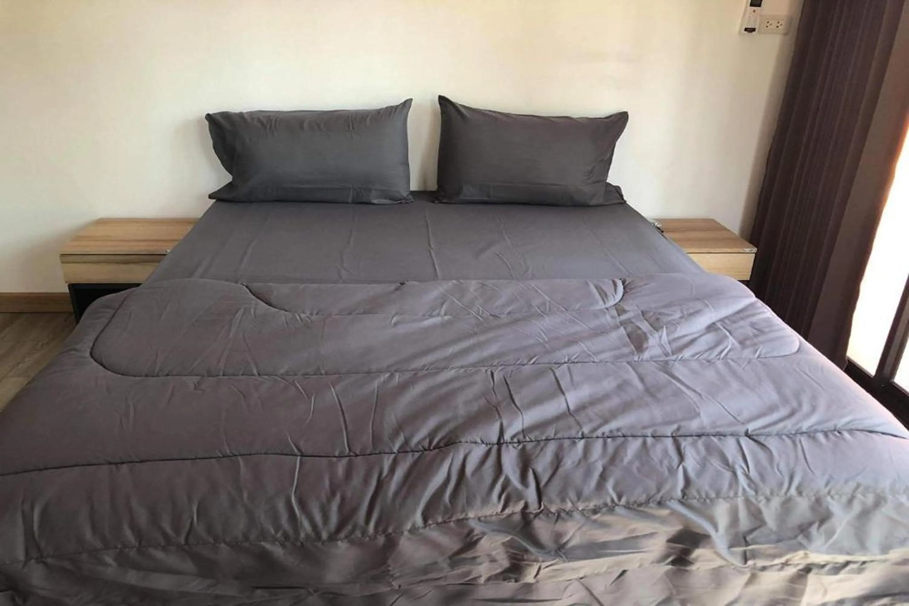 Bedroom, Bed in Forest Hill Resort