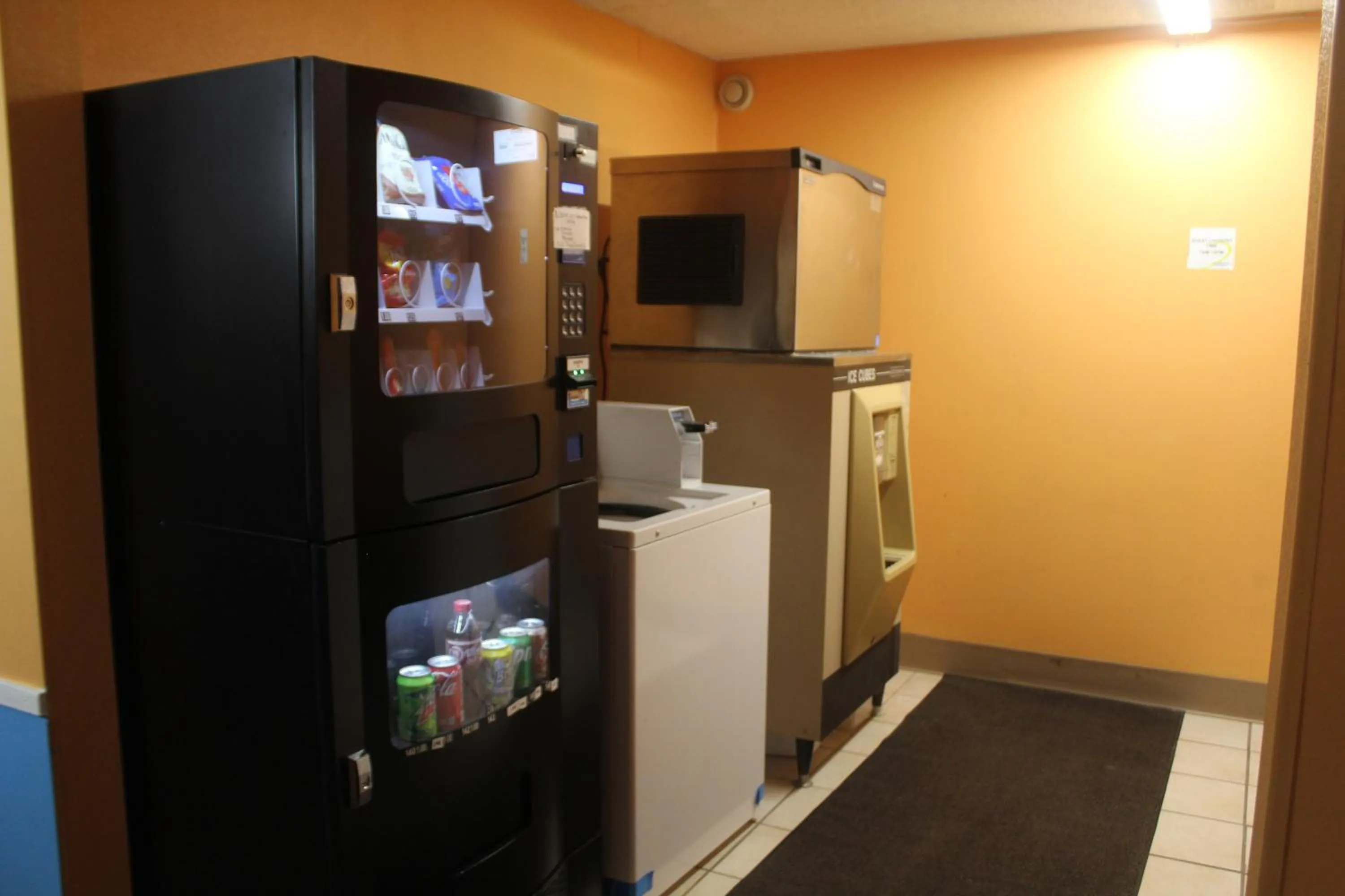 Property building in Extended Stay Warrenton Inn