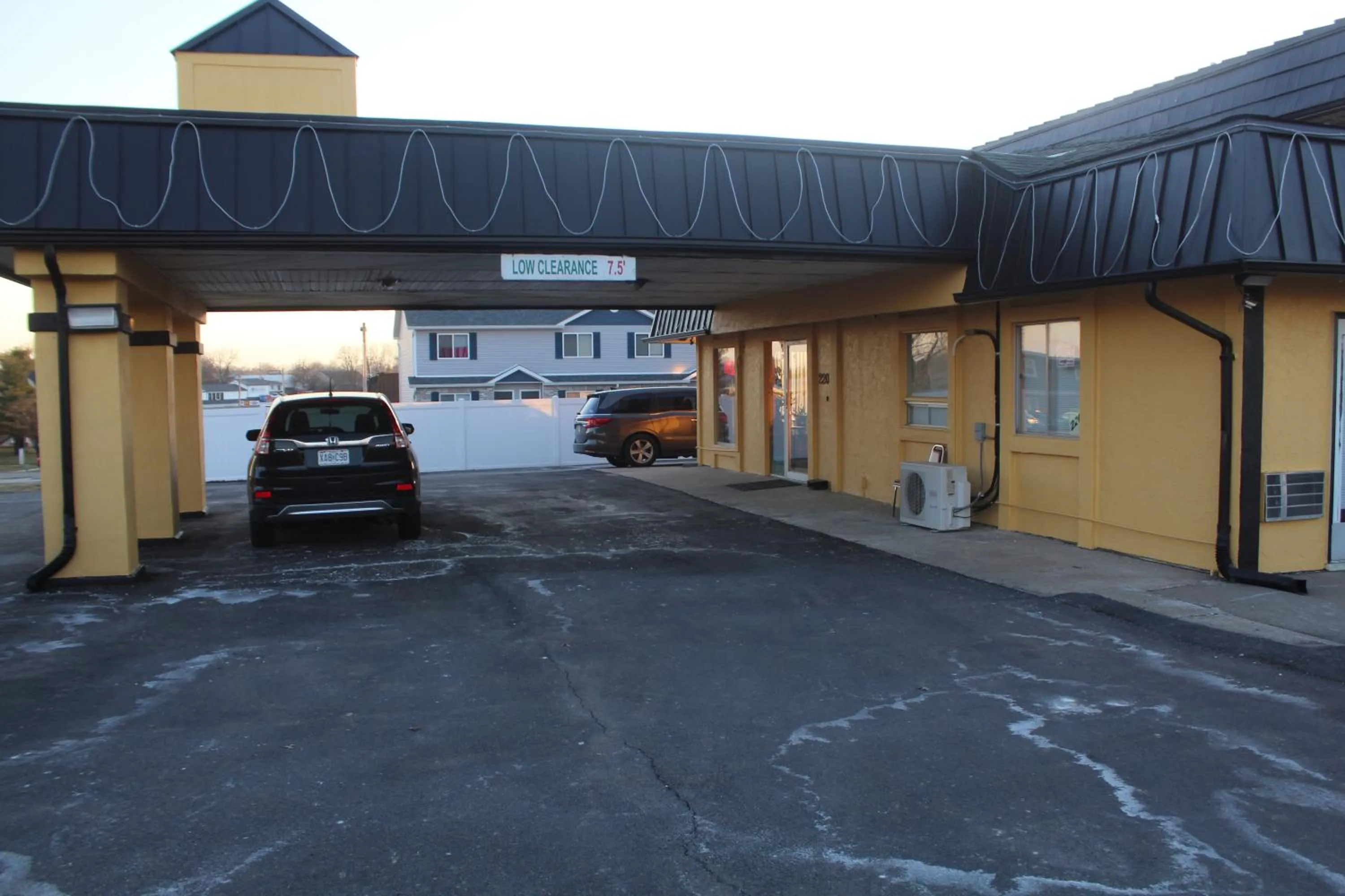 Property building in Extended Stay Warrenton Inn