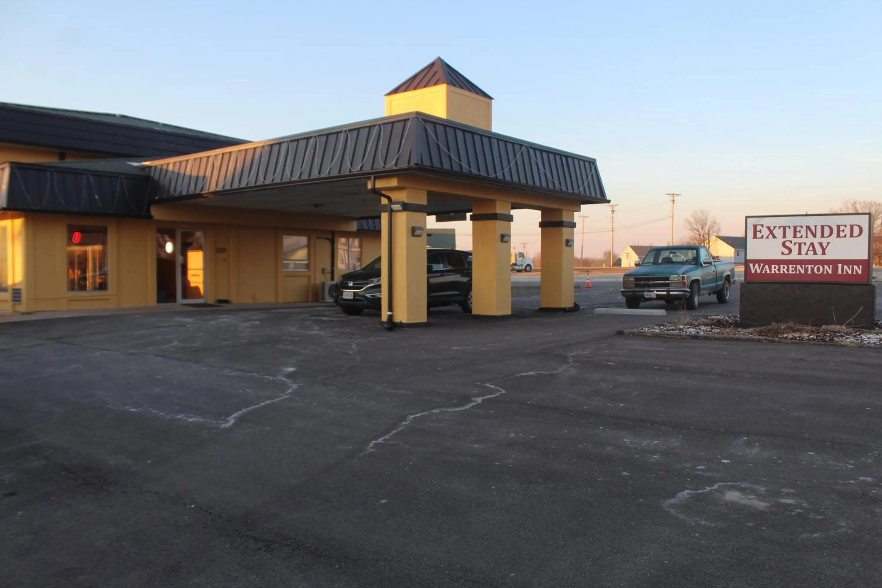 Property building in Extended Stay Warrenton Inn