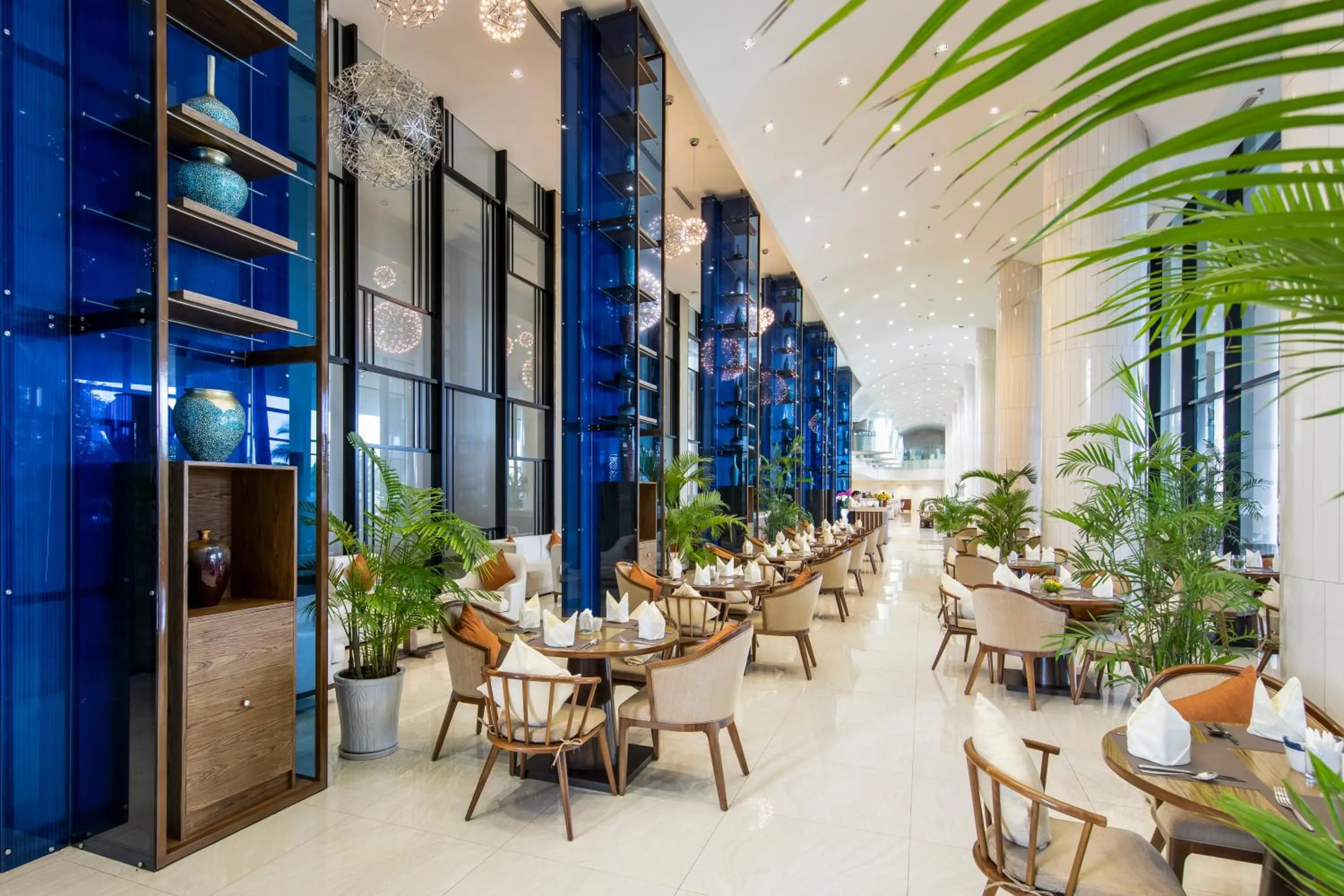 Restaurant/places to eat in FLC Grand Hotel Samson