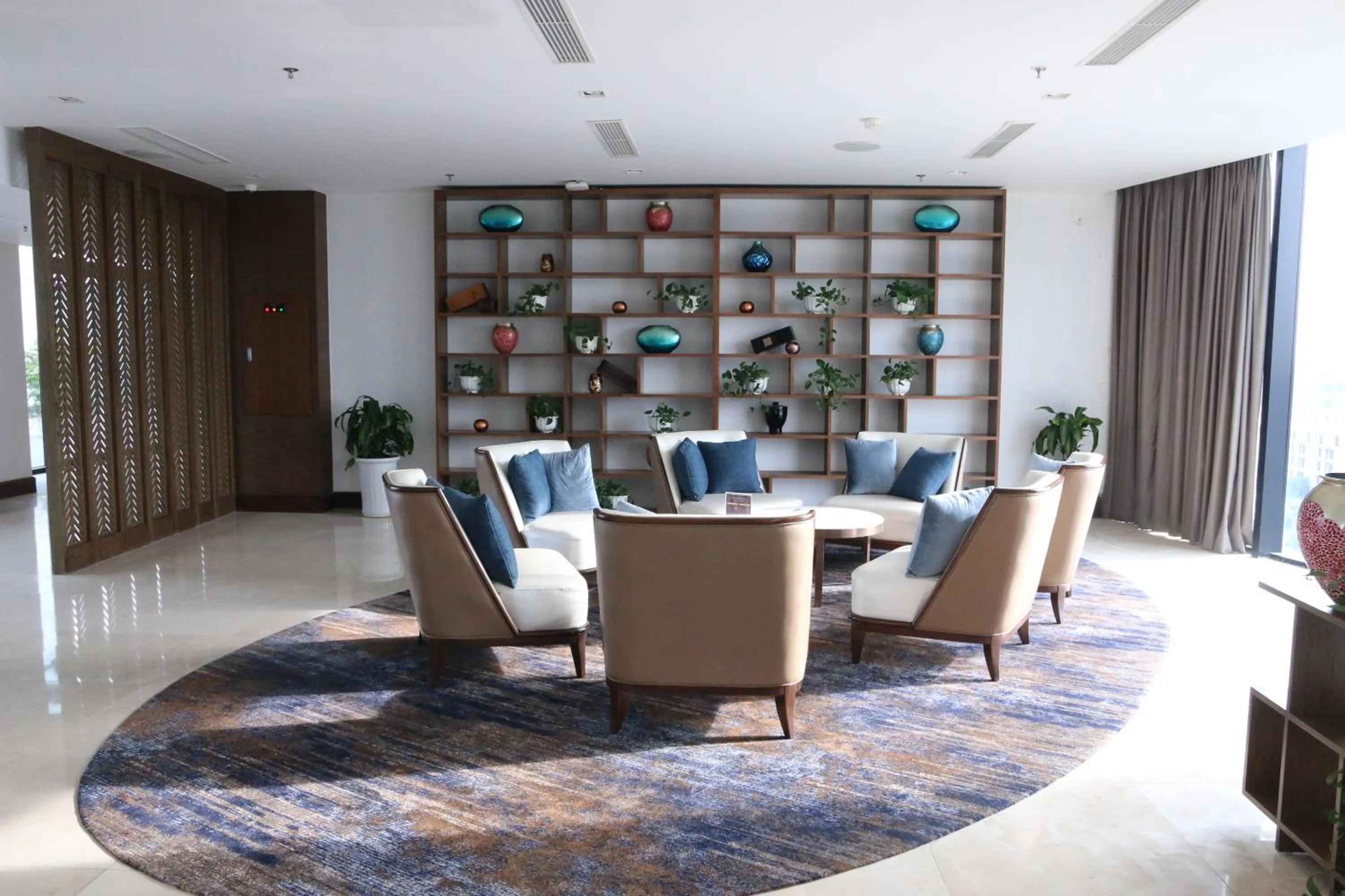 Lounge or bar in FLC Grand Hotel Samson