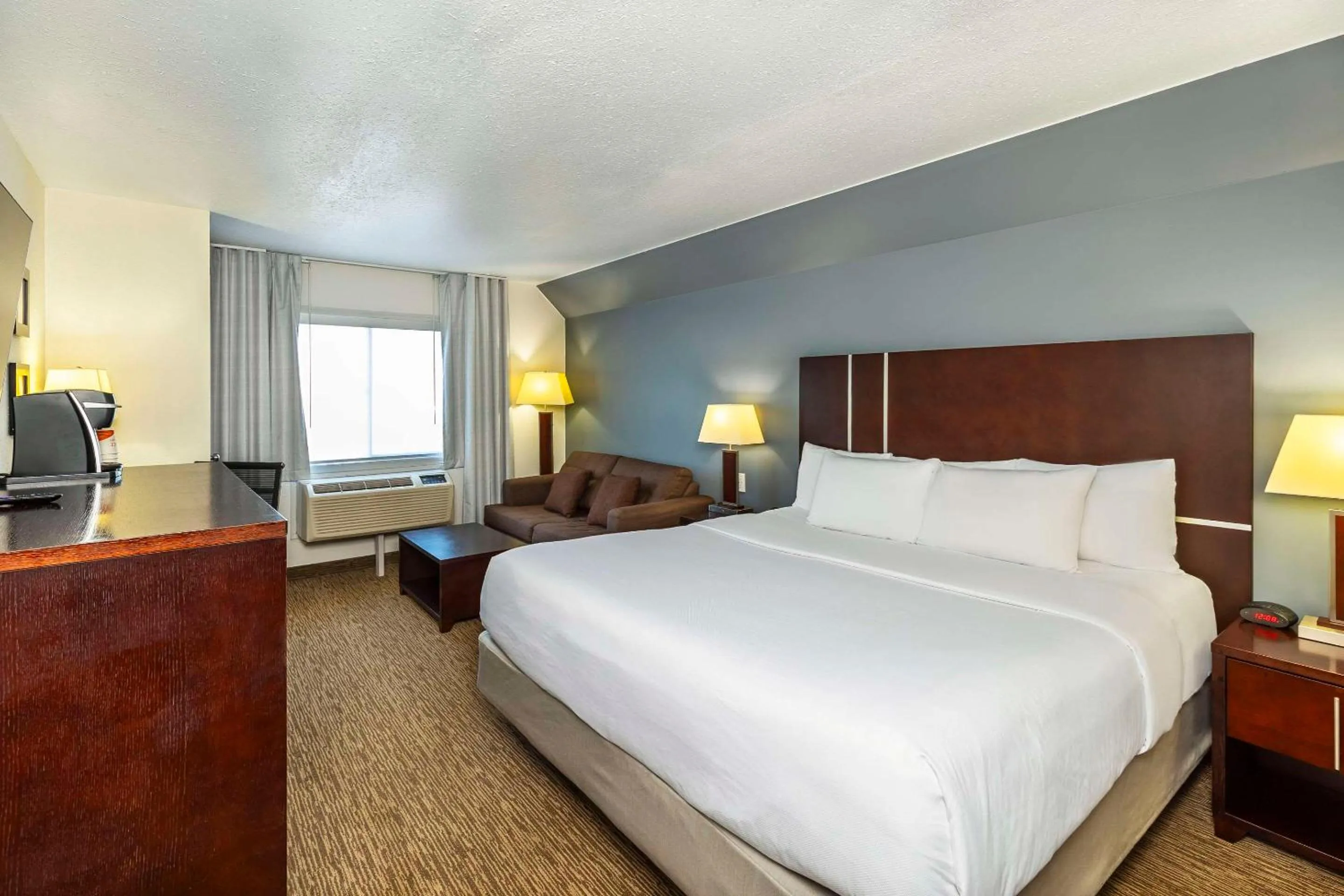 Bedroom, Bed in Comfort Inn & Suites