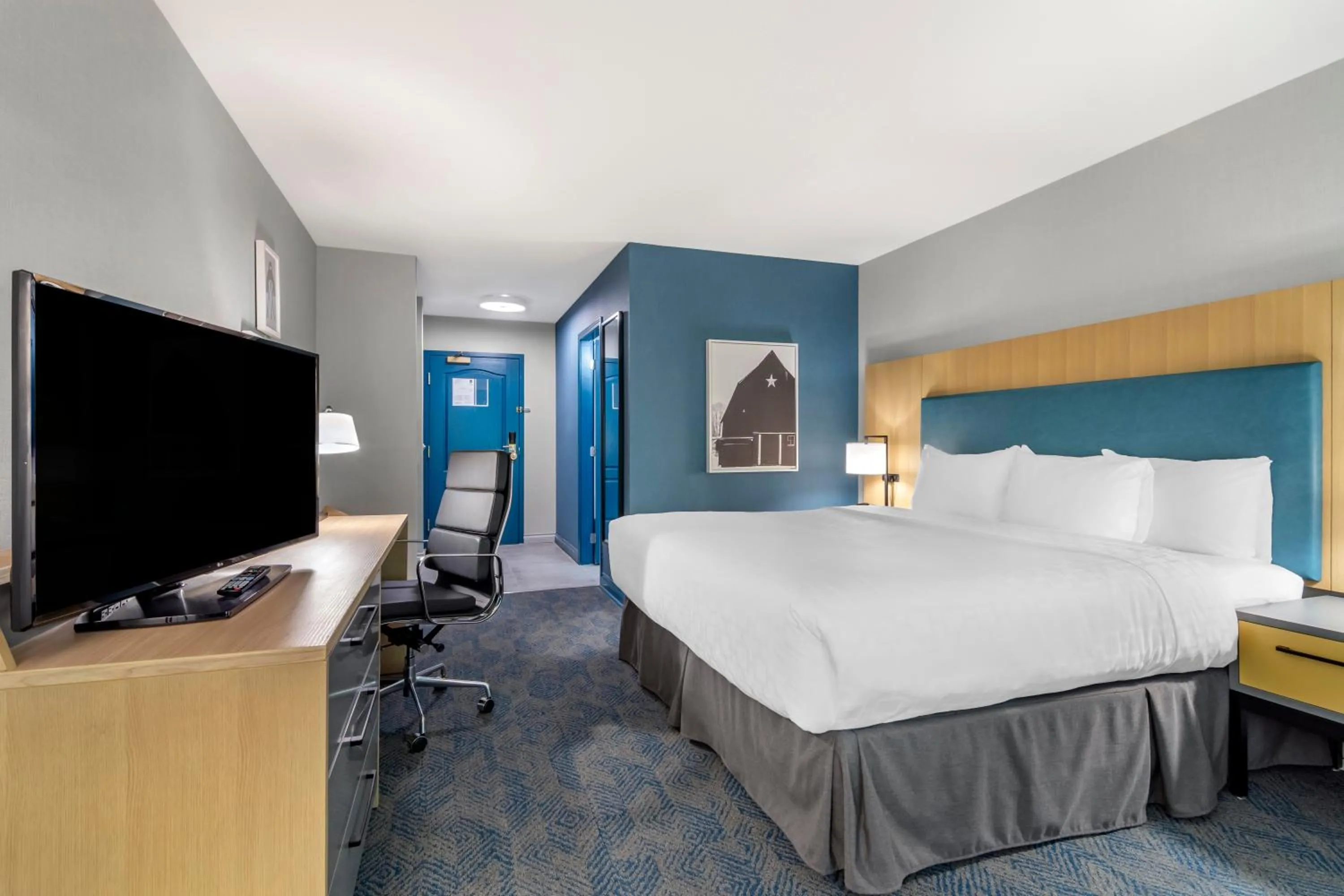 Bed in Clarion Hotel & Conference Centre