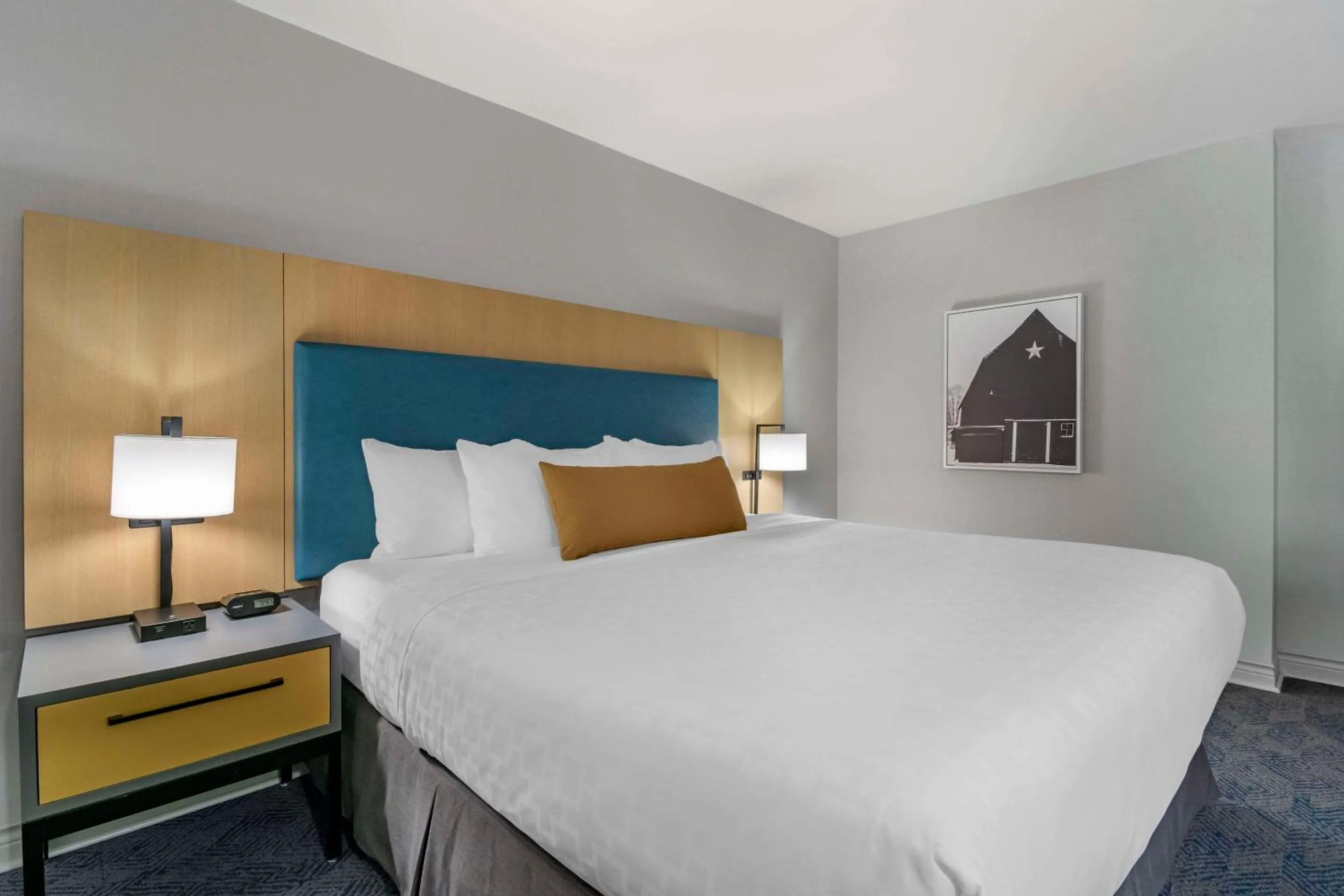 Bedroom, Bed in Clarion Hotel & Conference Centre