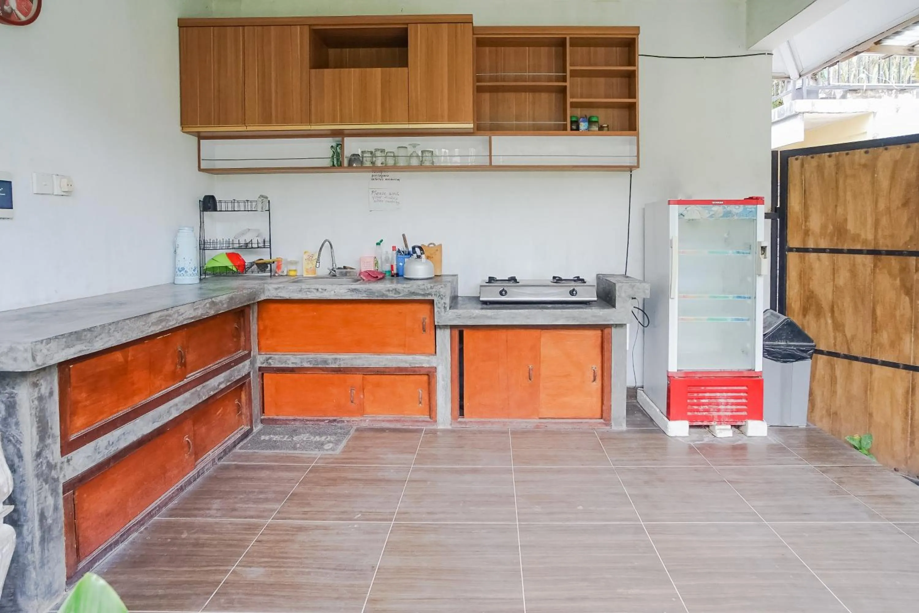 Kitchen or kitchenette in Karan Homestay Canggu