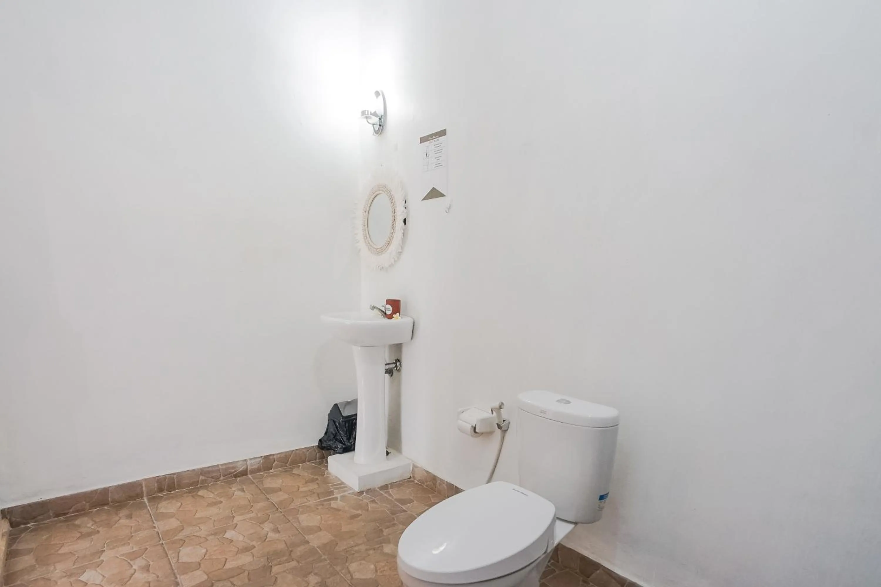 Bathroom in Karan Homestay Canggu