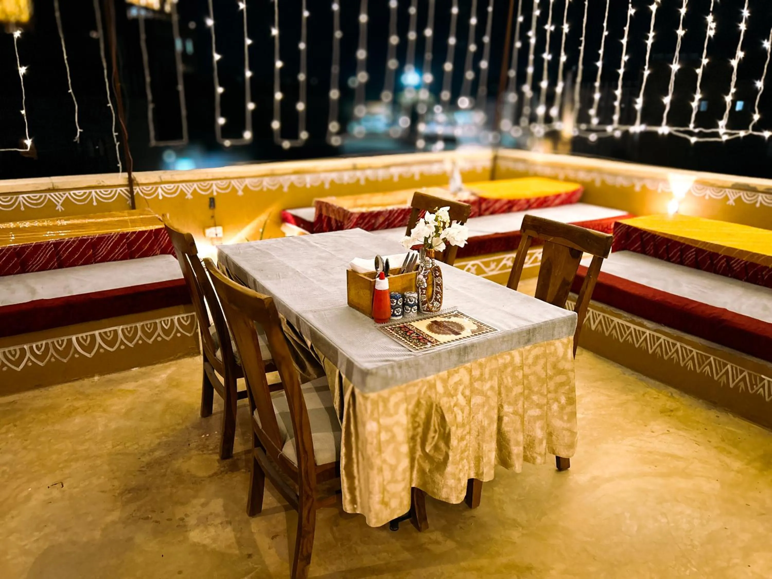 Restaurant/places to eat in Garh Meera - A Sensational Boutique Hotel
