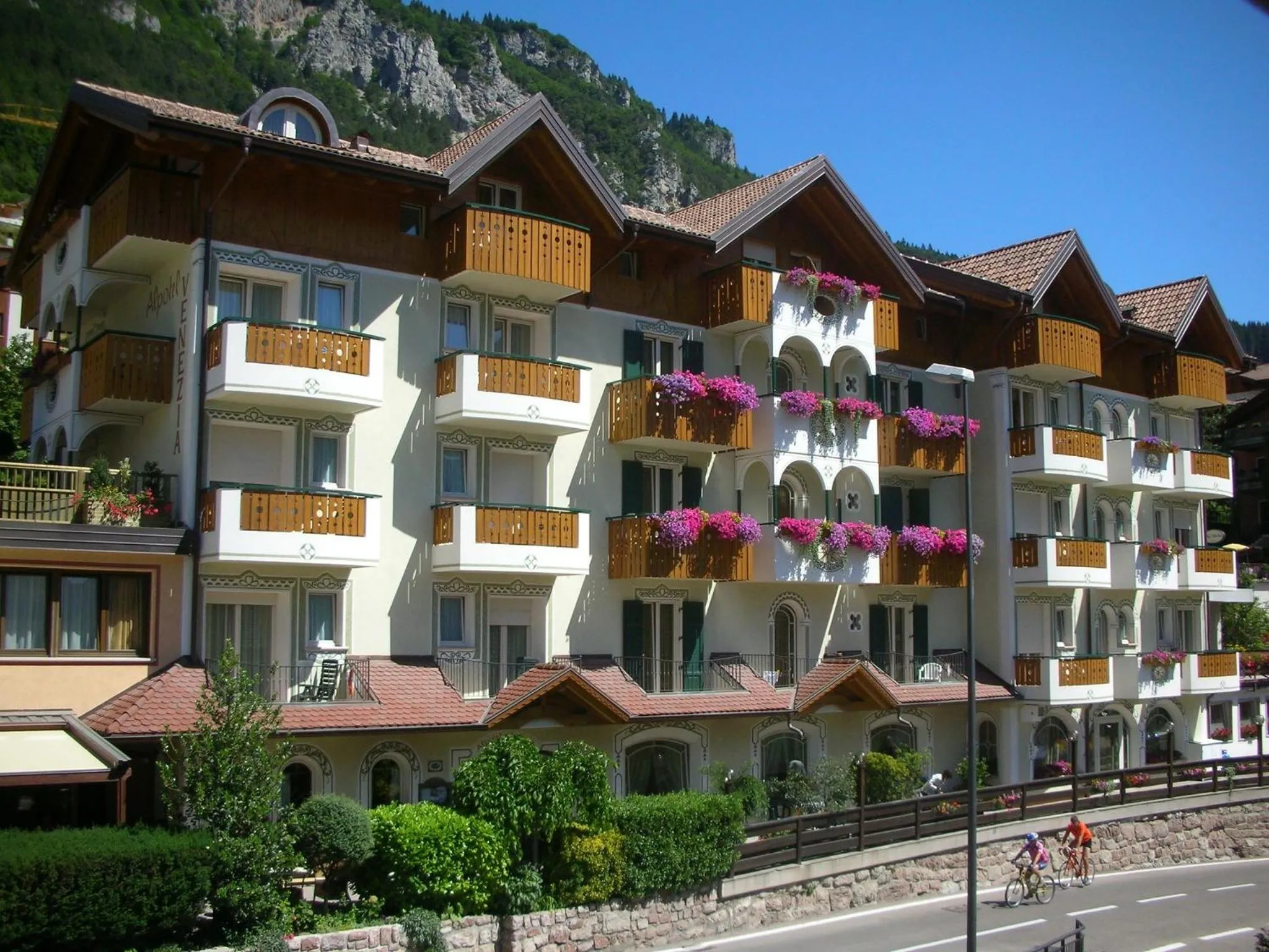 Facade/entrance in Alpotel Dolomiten