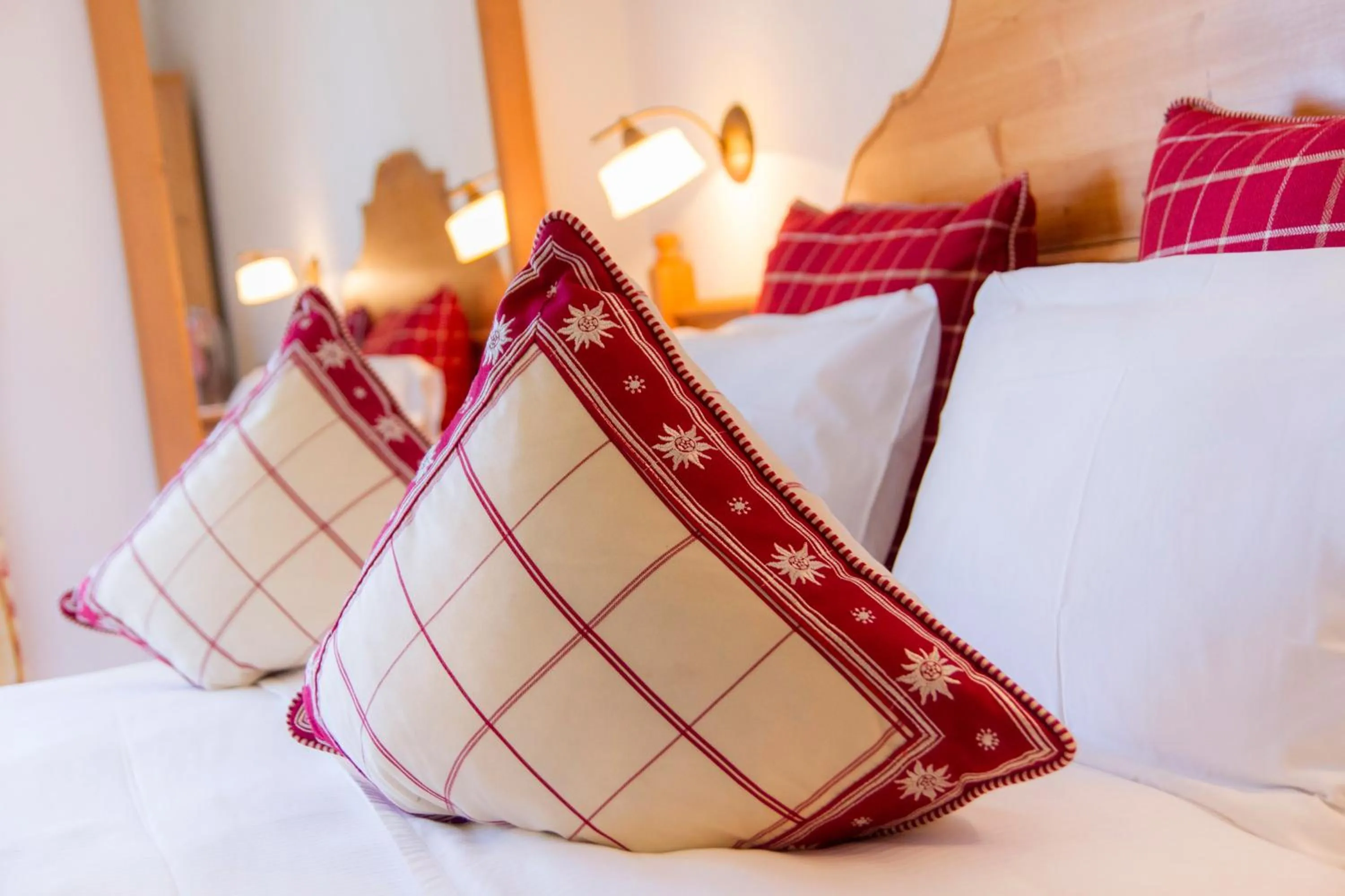 Bed in Alpotel Dolomiten