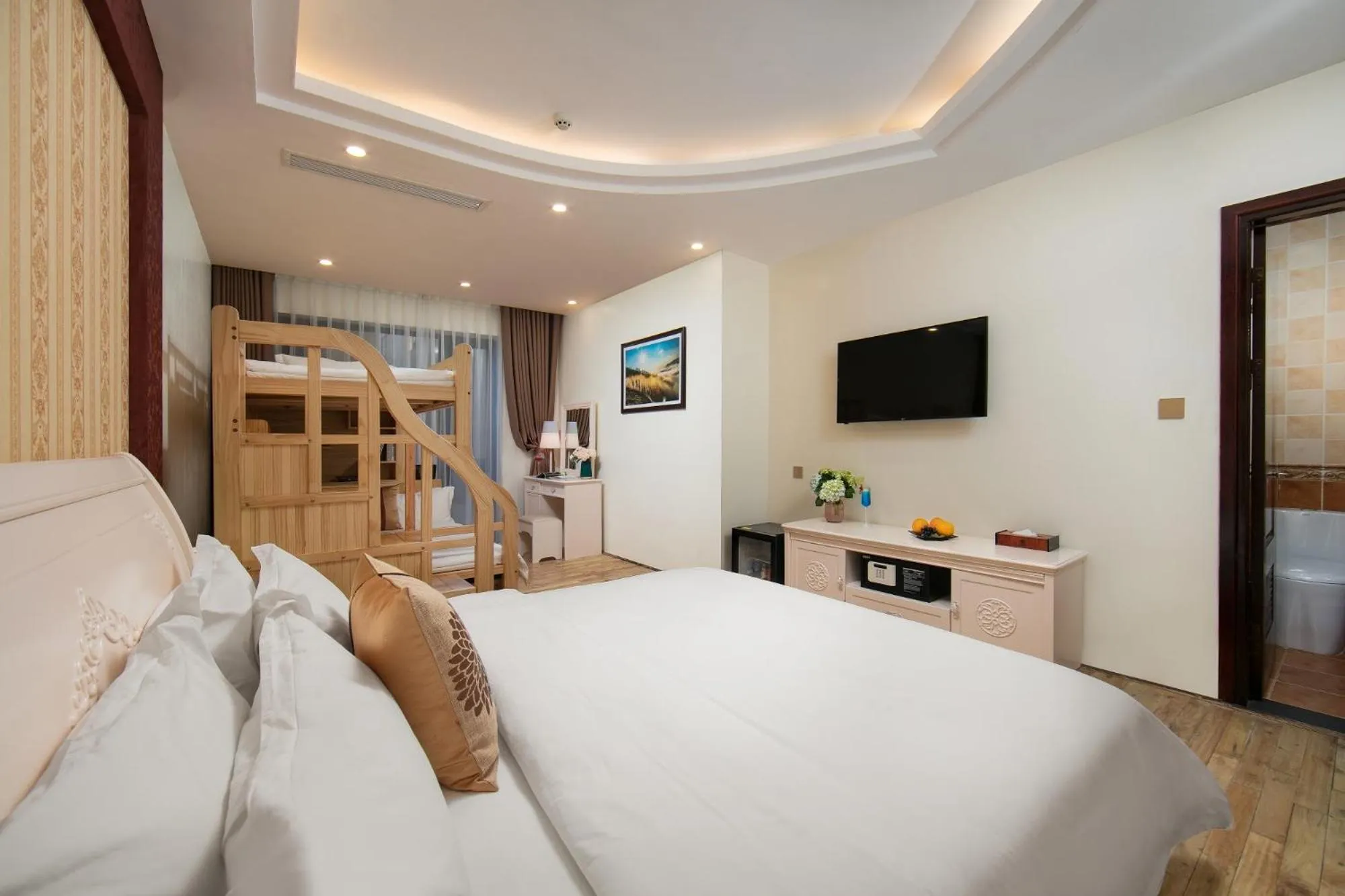 TV and multimedia, Bed in Sapa Green Hotel