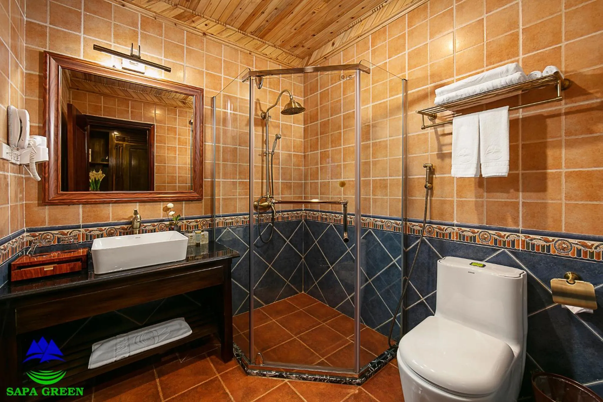 Shower in Sapa Green Hotel