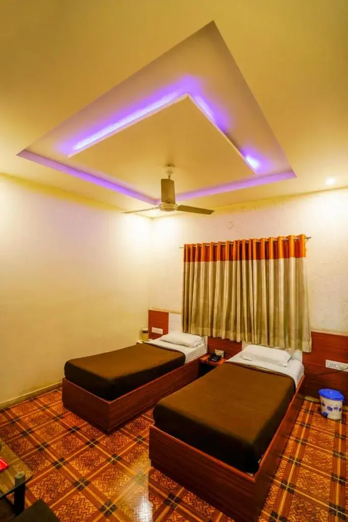 Standard Double Room - single occupancy in Hotel Bhakti Rajkot I Hotel in Rajkot I Best Hotel in Rajkot Standard Double Room - single occupancy in Hotel Bhakti Rajkot I Hotel in Rajkot I Best Hotel in Rajkot