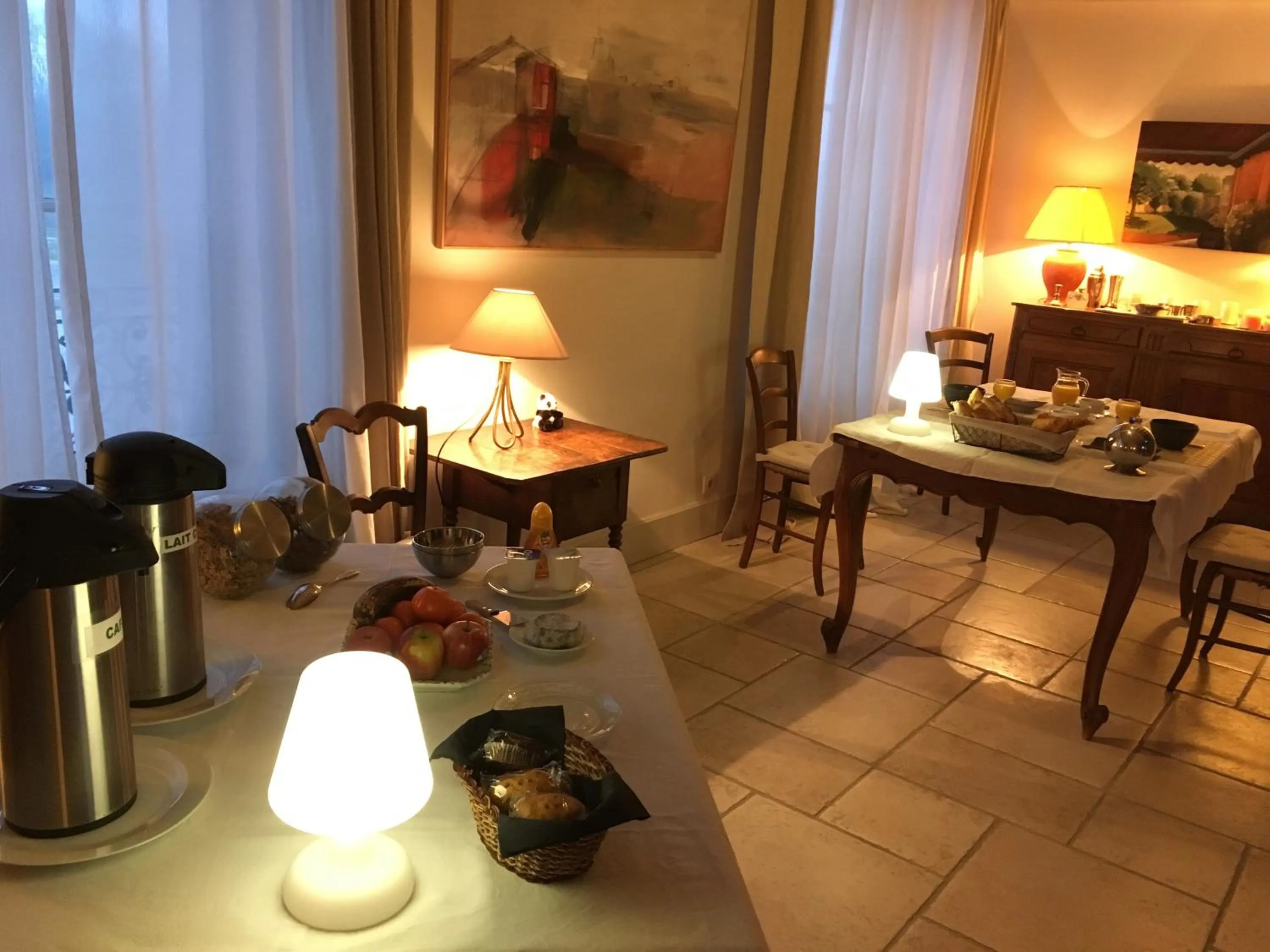 Continental breakfast in Chambres d'Hôtes Les Bords du Cher