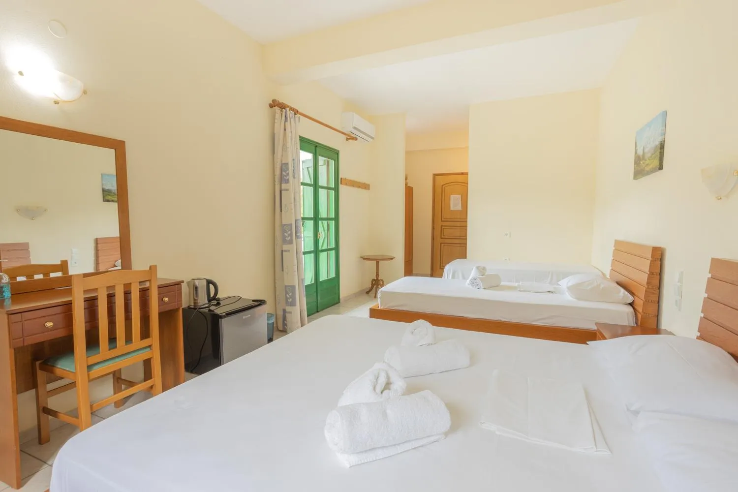 Bedroom, Bed in Hotel Spiridoula