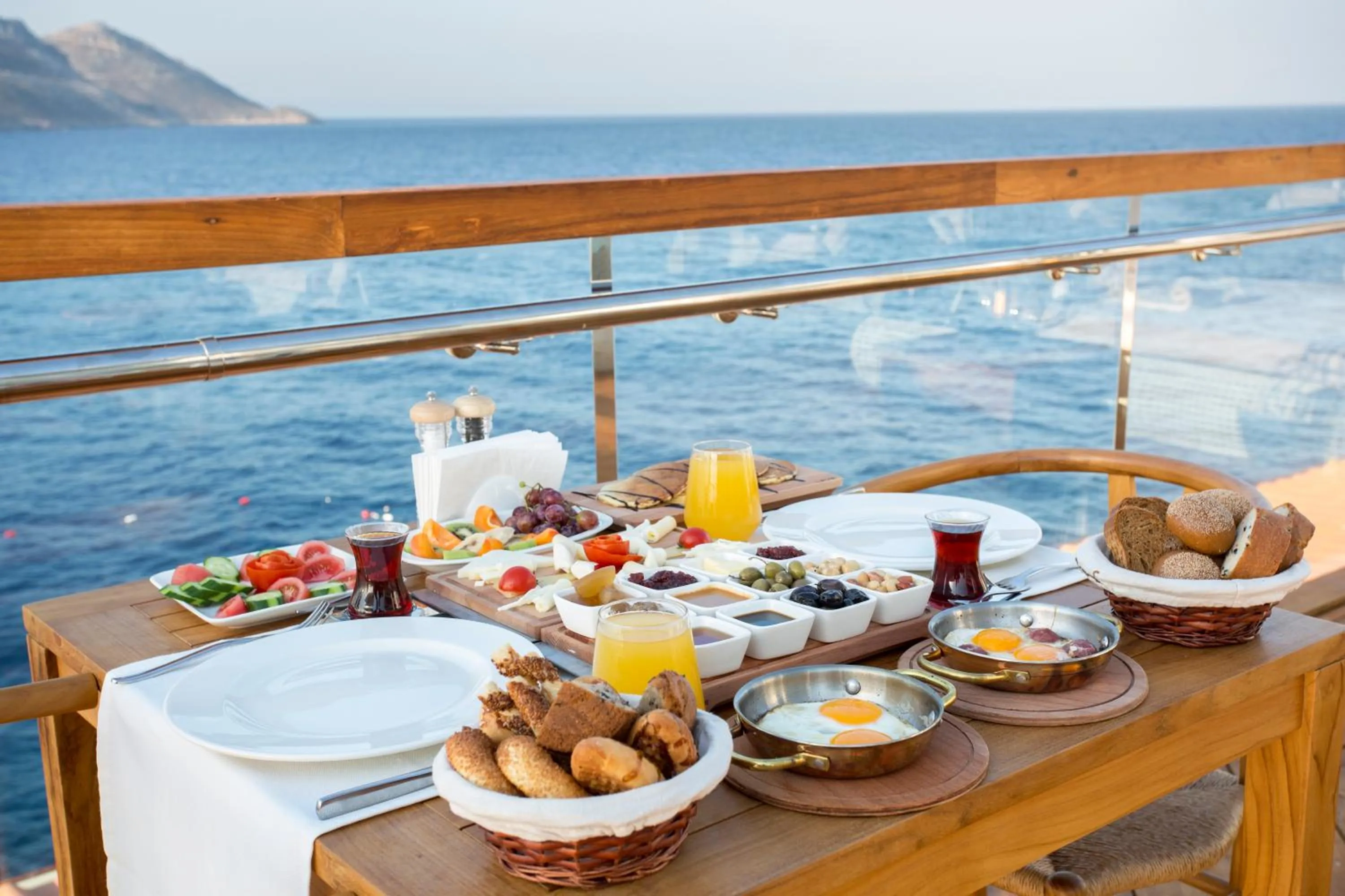 Food in Meis Exclusive Hotel