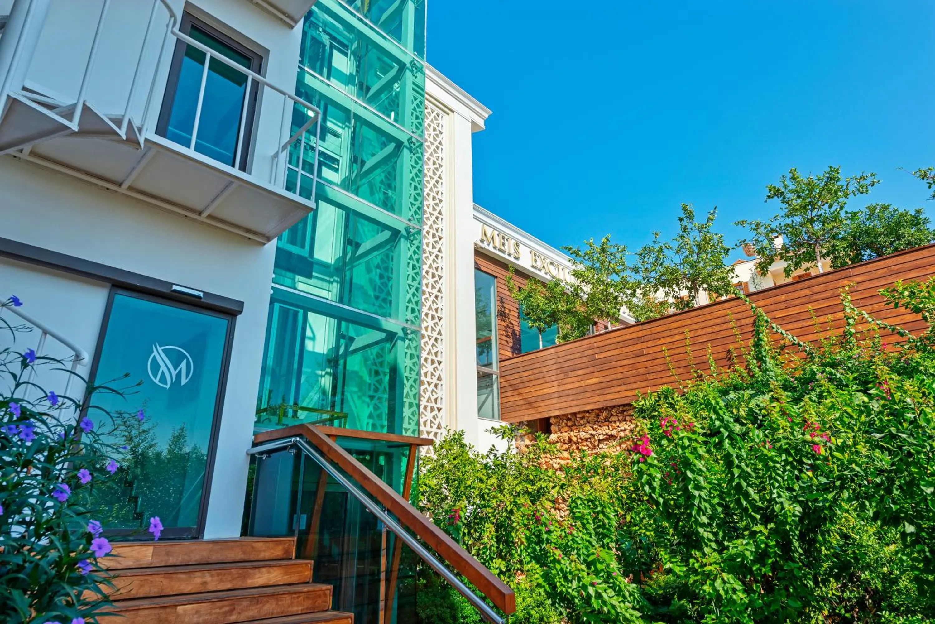 Facade/entrance in Meis Exclusive Hotel