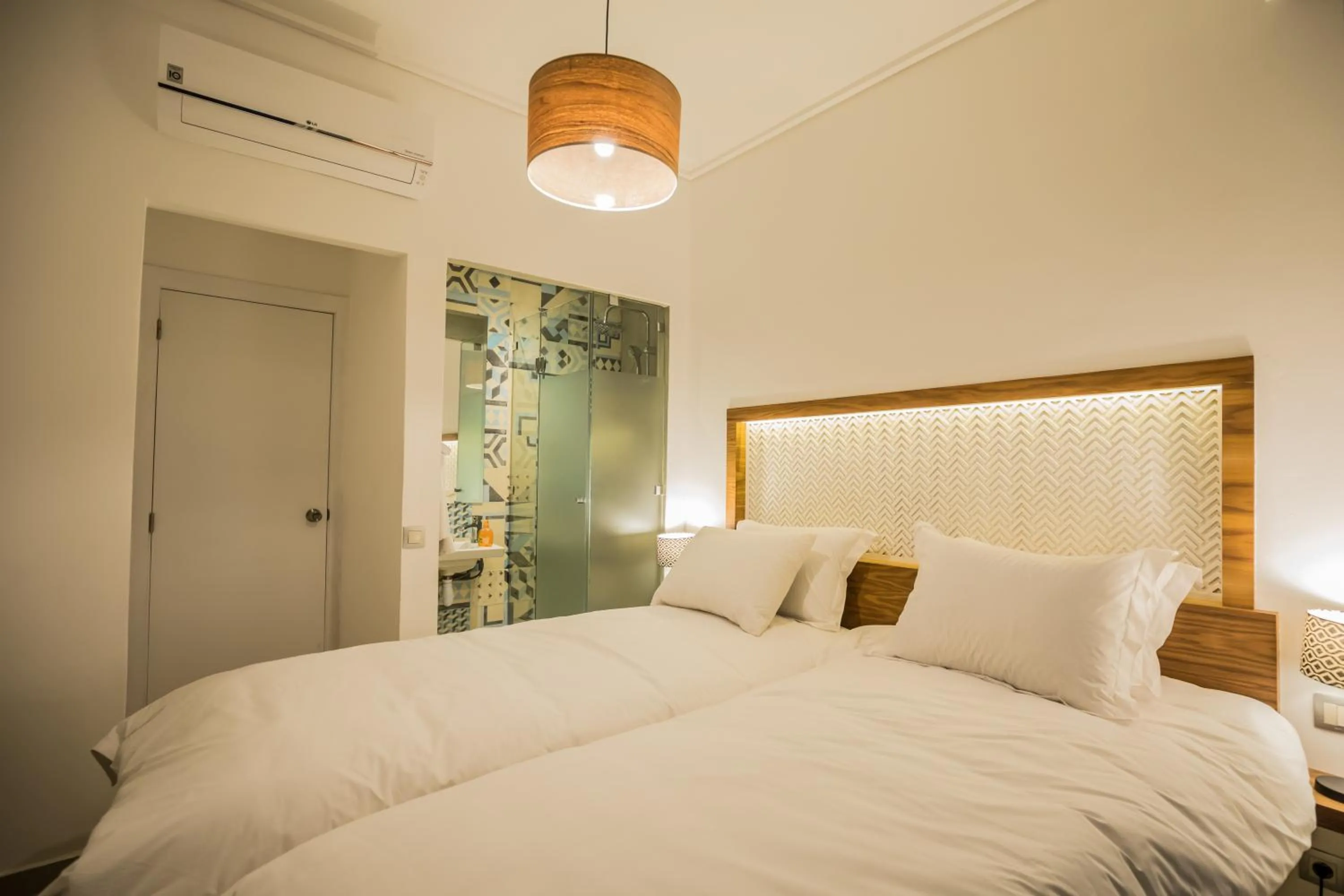 Bathroom, Bed in M Appart