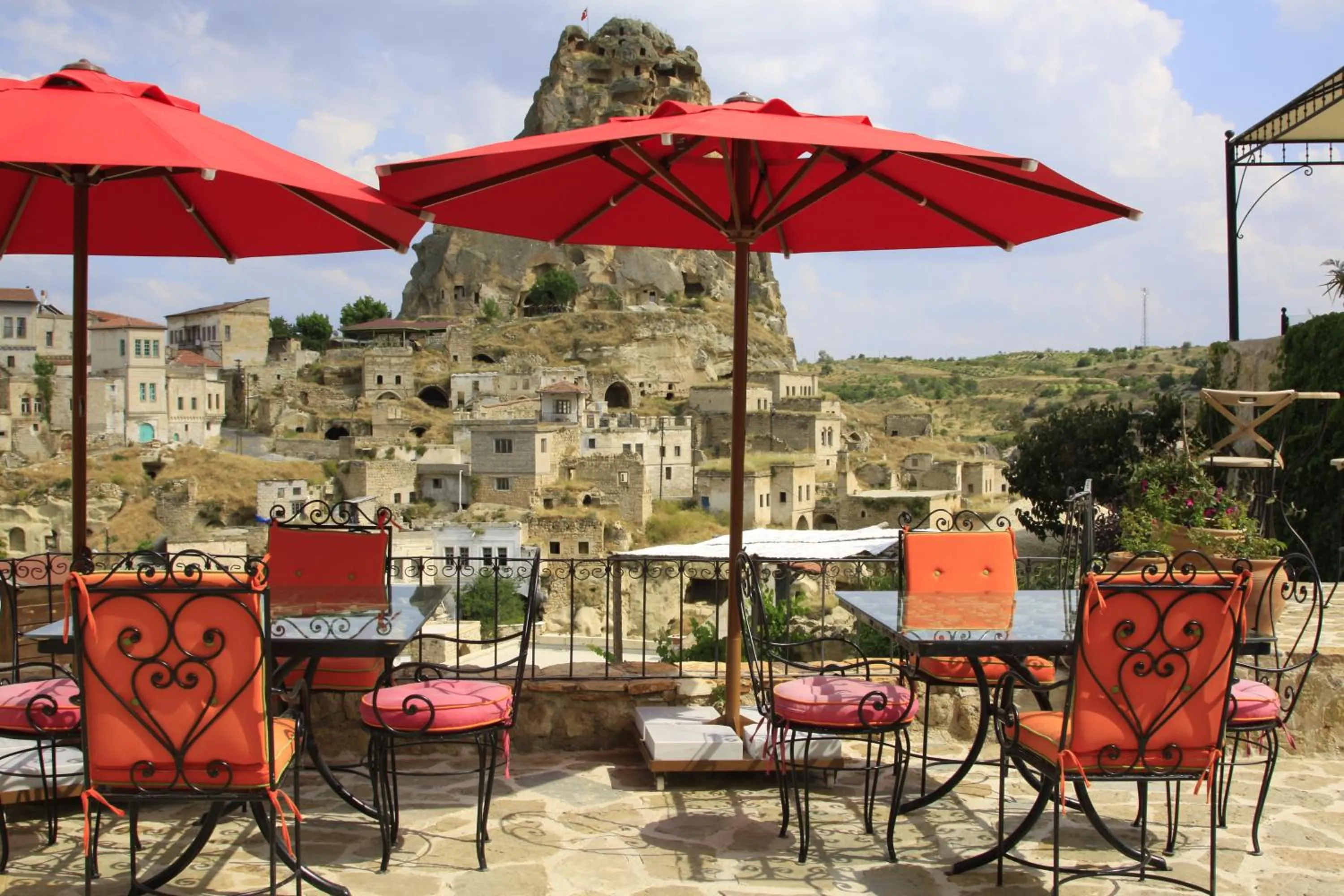 Restaurant/places to eat in Hezen Cave Hotel