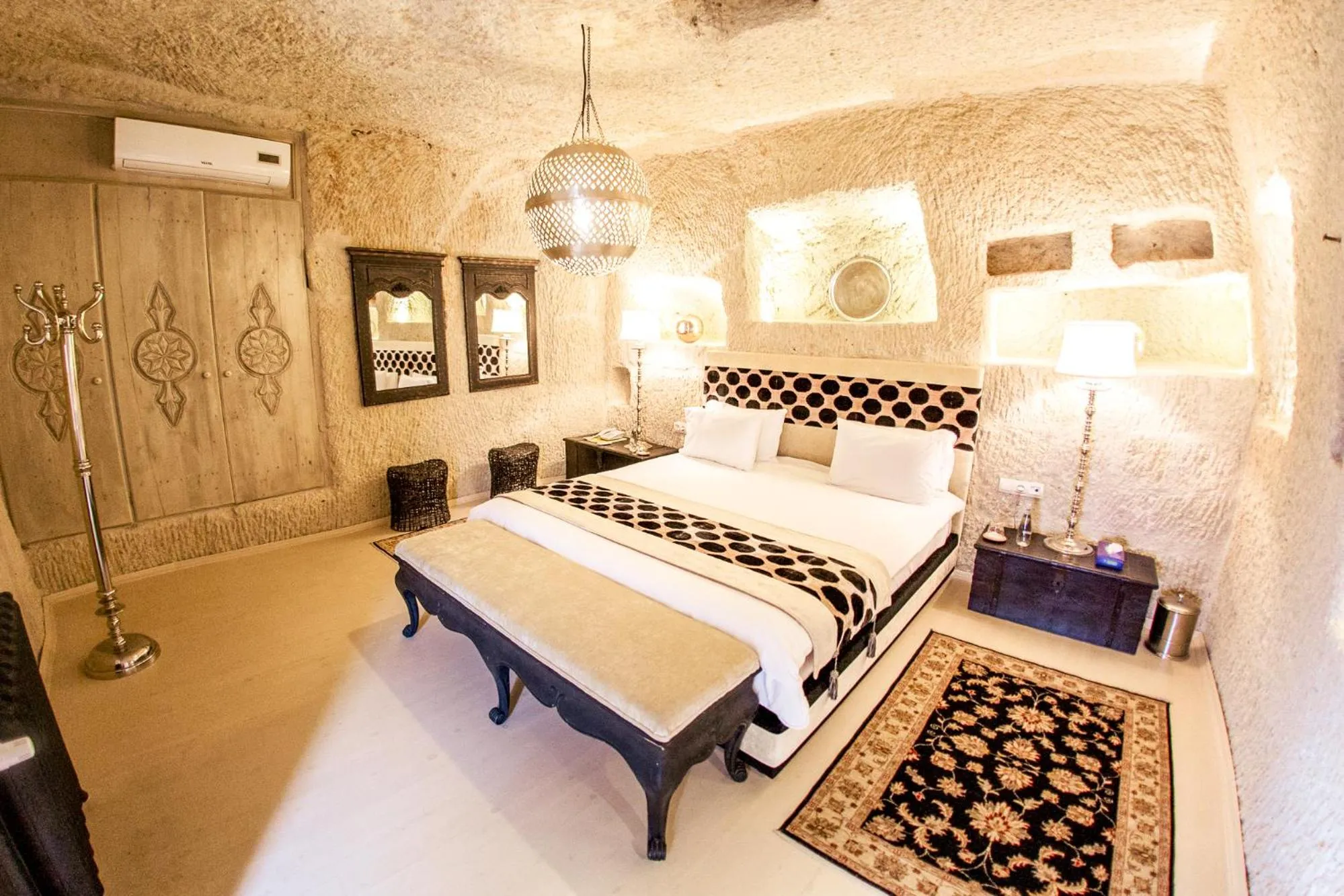 Bed in Hezen Cave Hotel