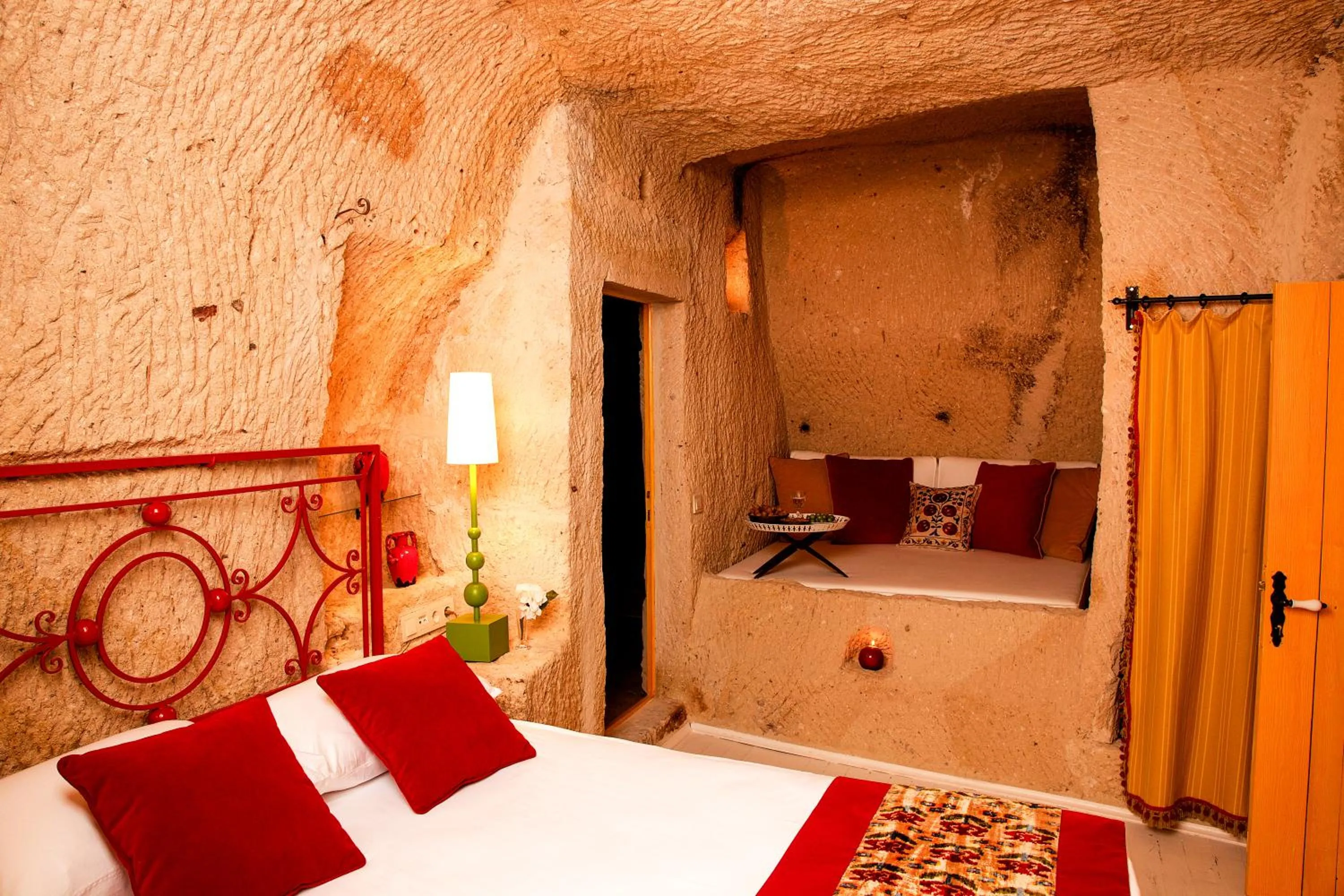 Bed in Hezen Cave Hotel