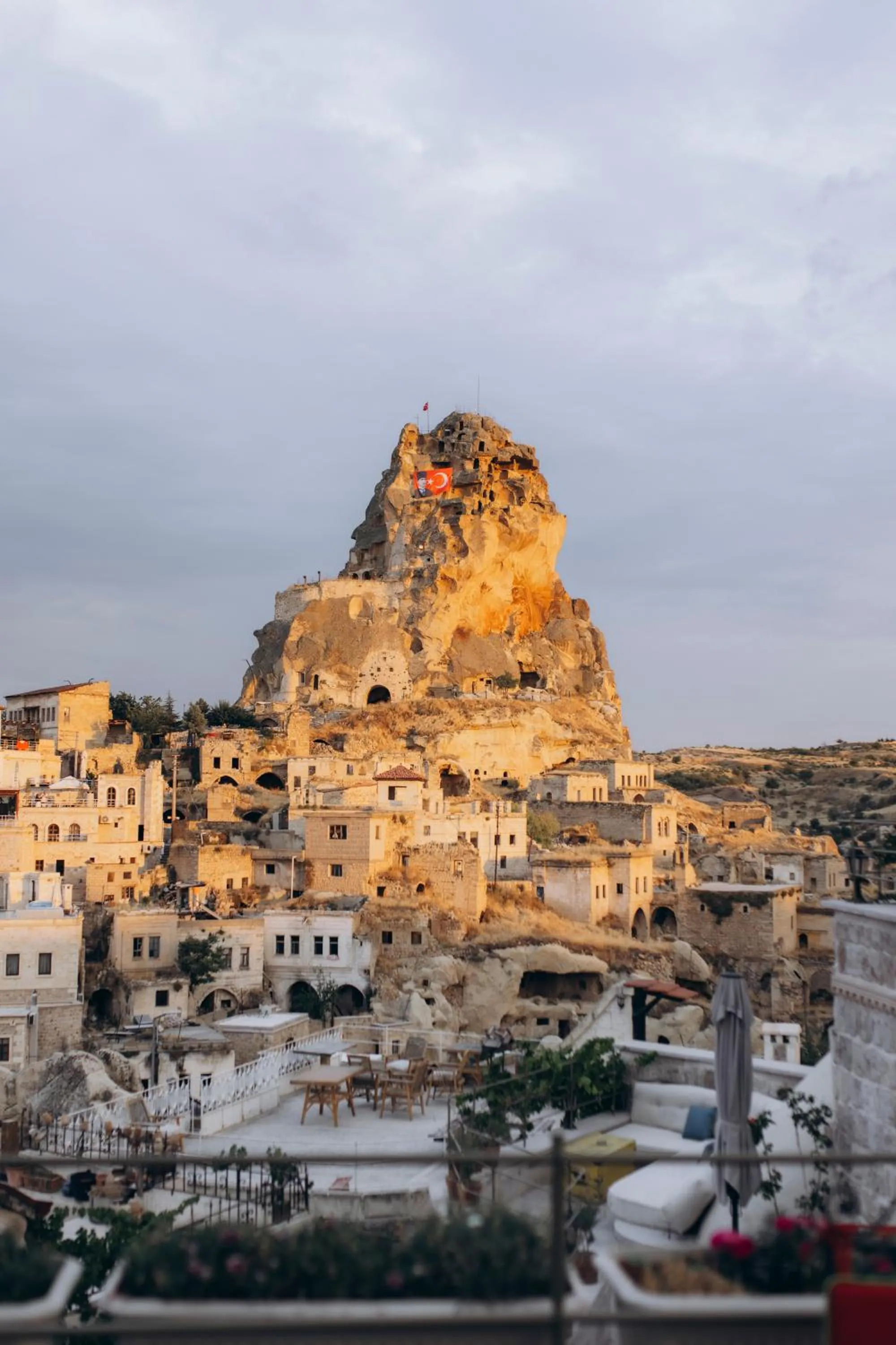 Restaurant/places to eat in Hezen Cave Hotel