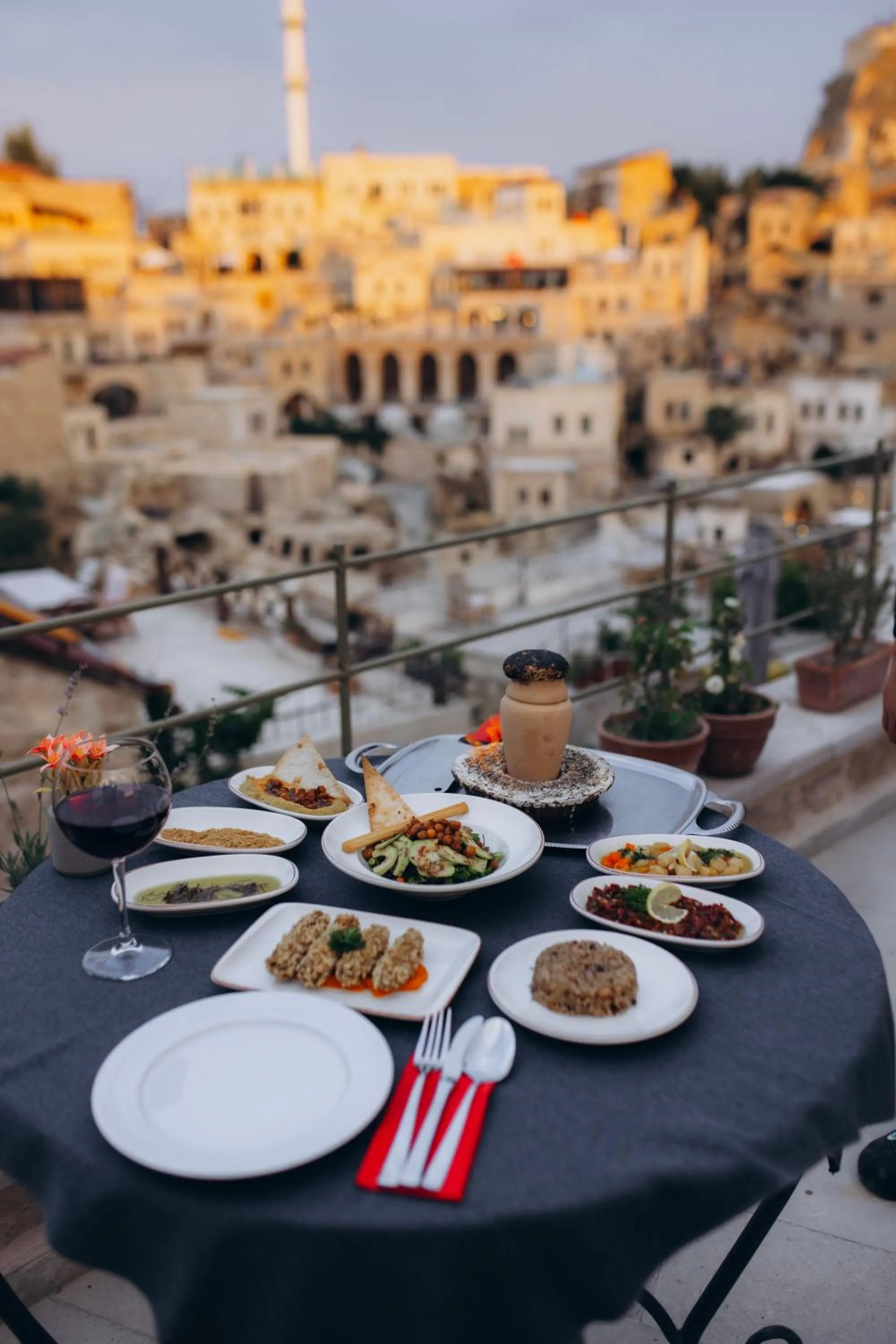 Restaurant/places to eat in Hezen Cave Hotel