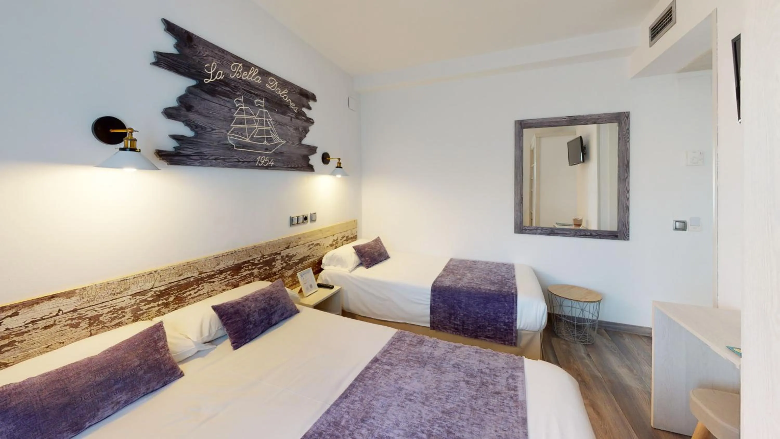 Bed in Hotel Bella Dolores