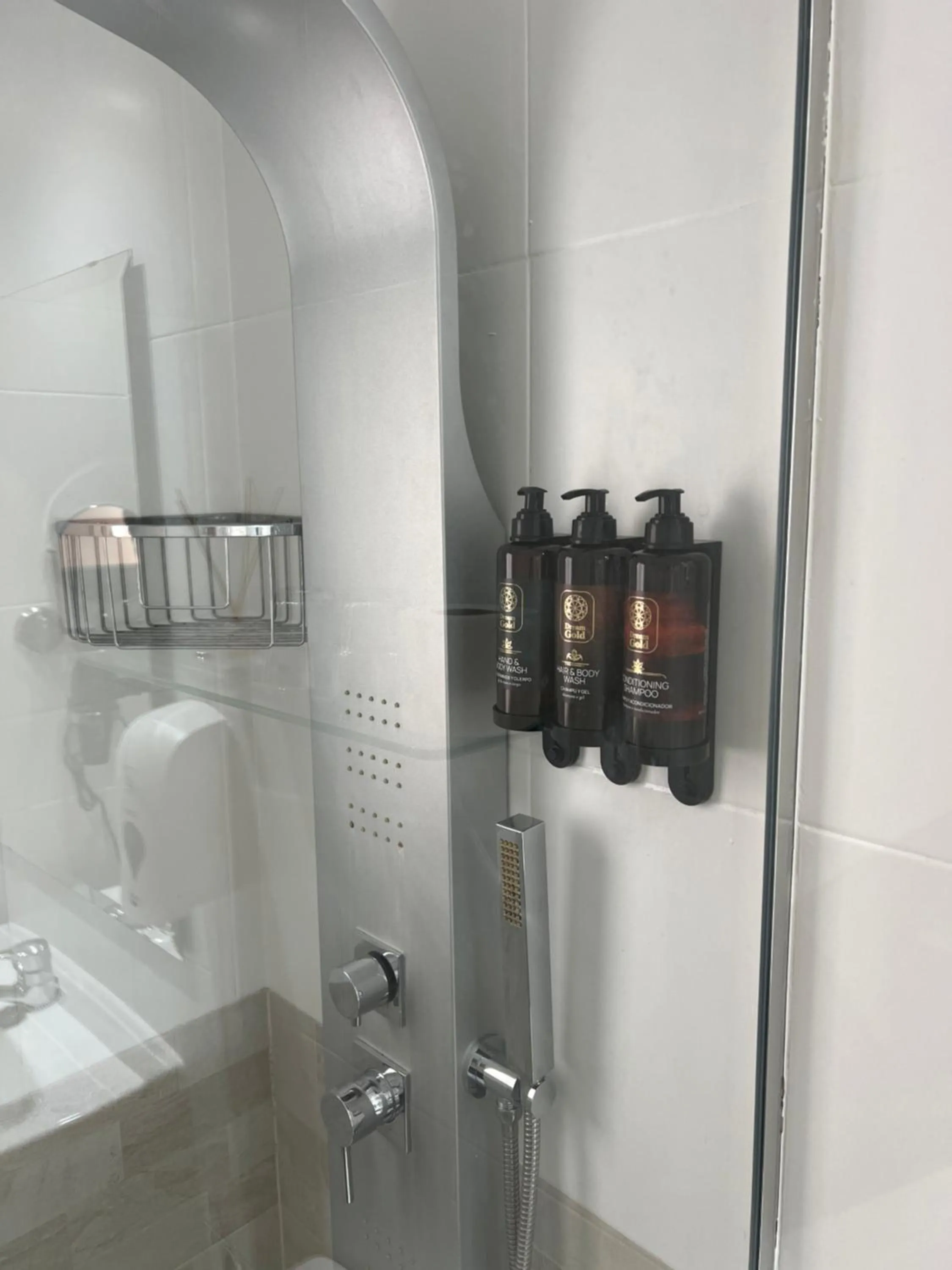 Shower in Hotel Bella Dolores