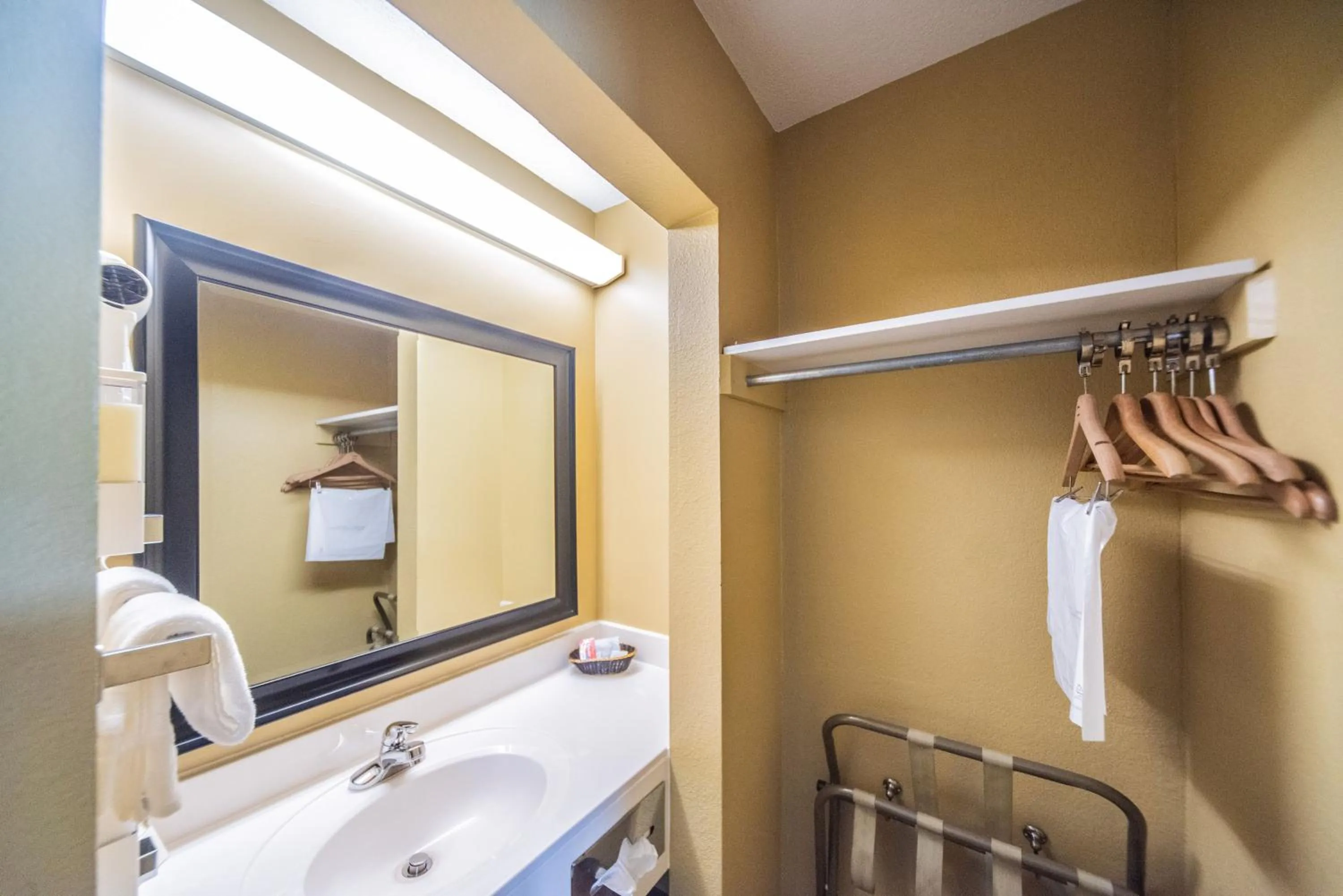 Relax Inn and Suites Kuttawa