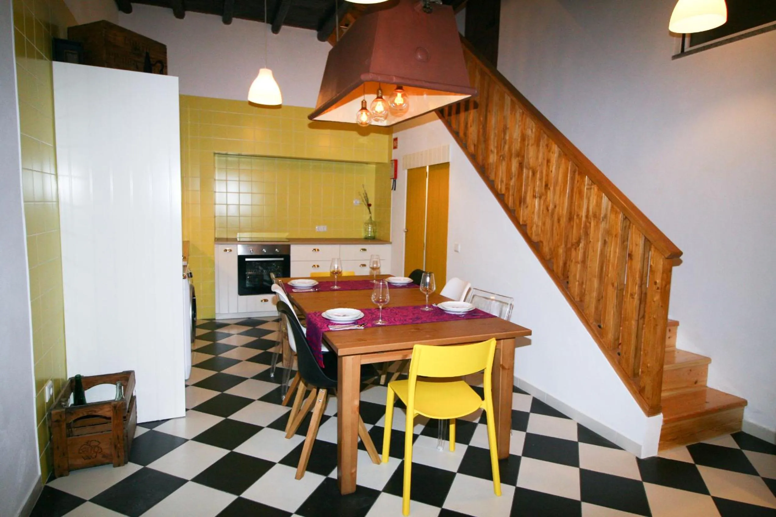 Communal kitchen in Casa dos Batalim